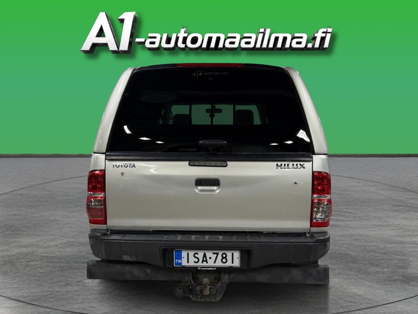 TOYOTA Hilux 2012