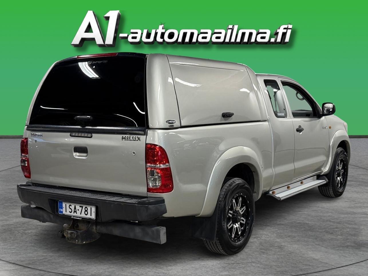 TOYOTA Hilux 2012