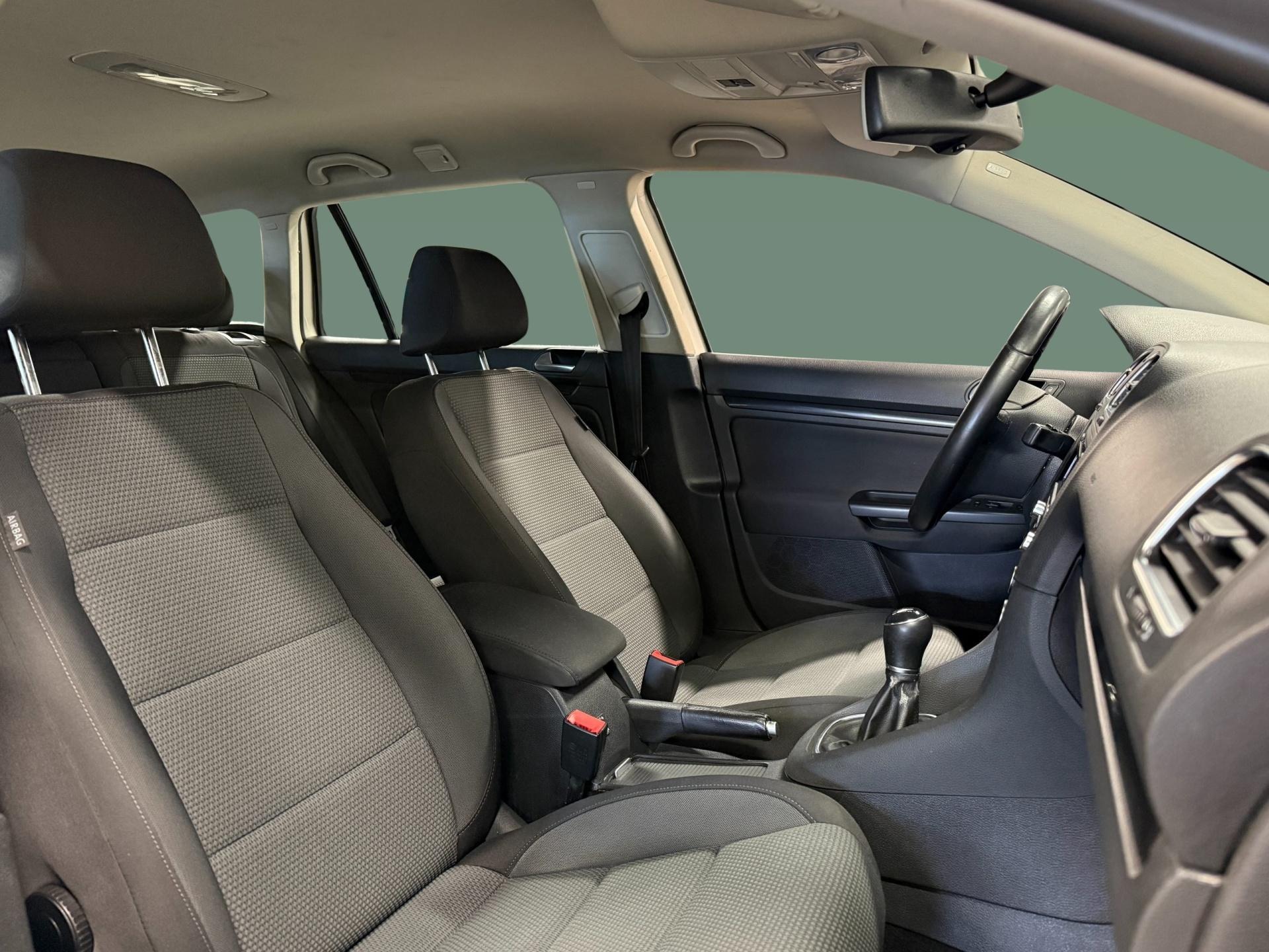 VOLKSWAGEN Golf 2013
