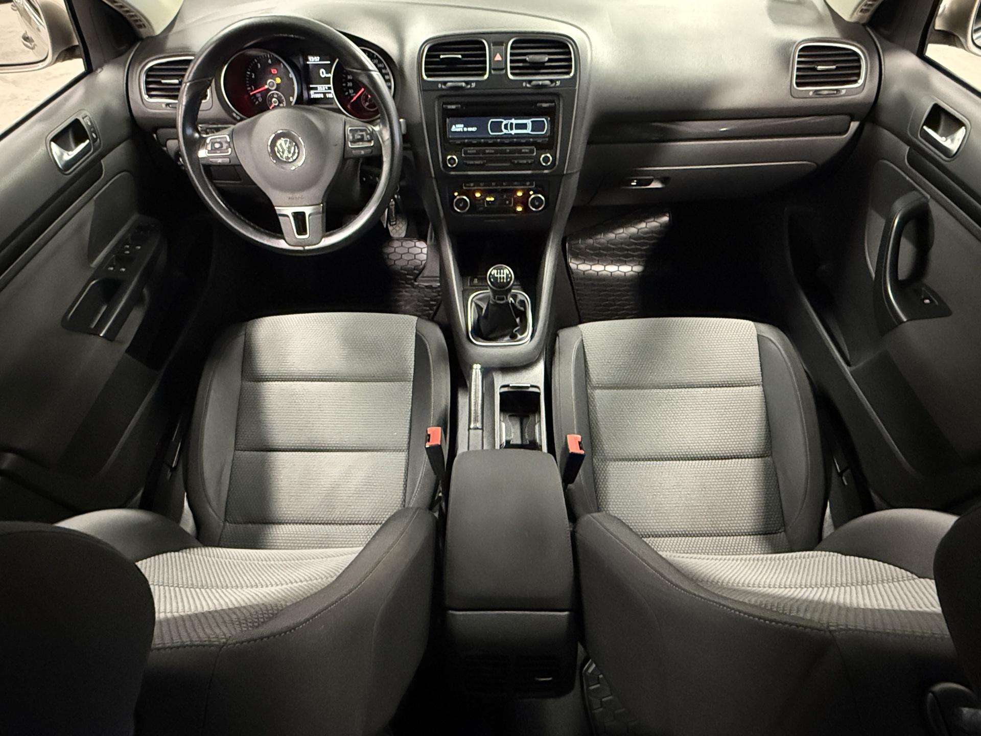 VOLKSWAGEN Golf 2013