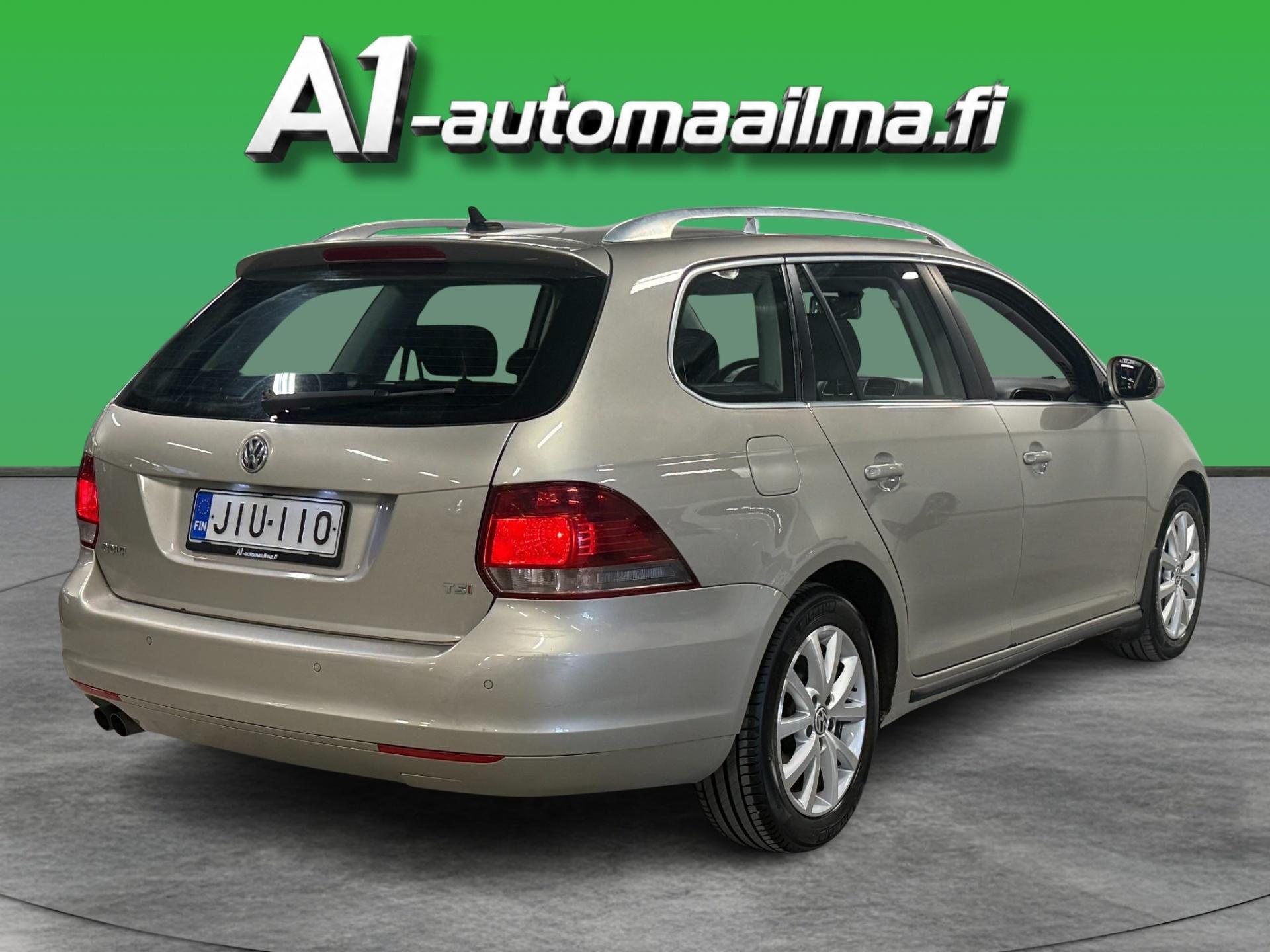 VOLKSWAGEN Golf 2013
