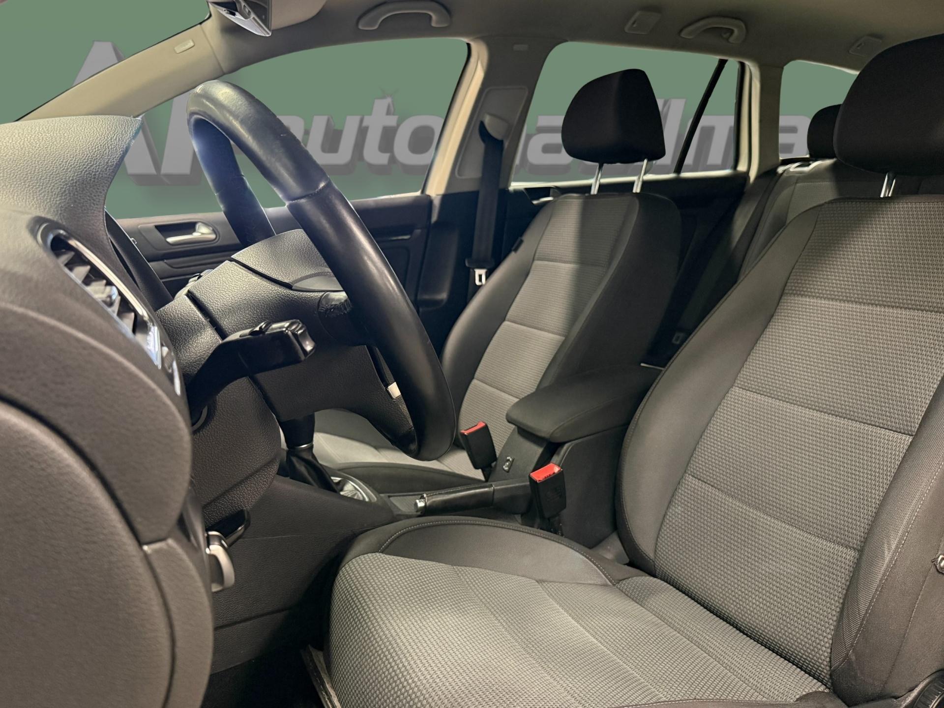 VOLKSWAGEN Golf 2013