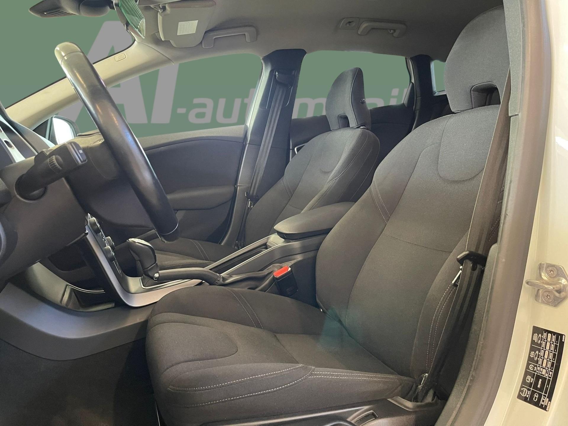 VOLVO V40 2014