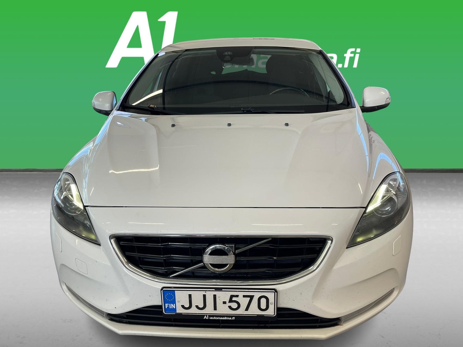VOLVO V40 2014