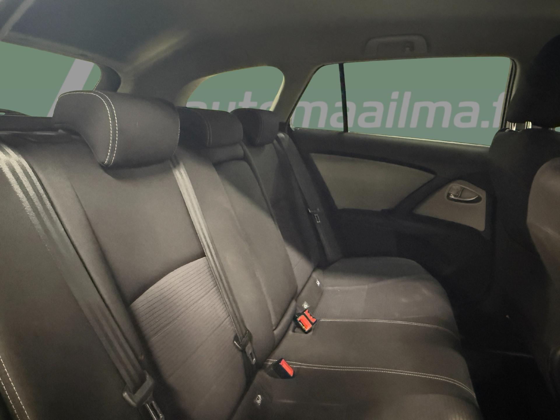 TOYOTA Avensis 2016