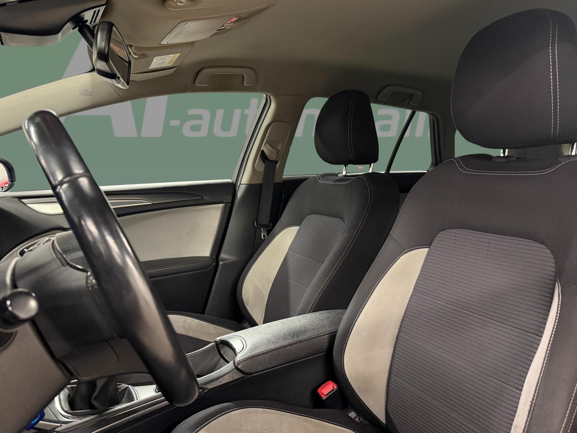 TOYOTA Avensis 2016