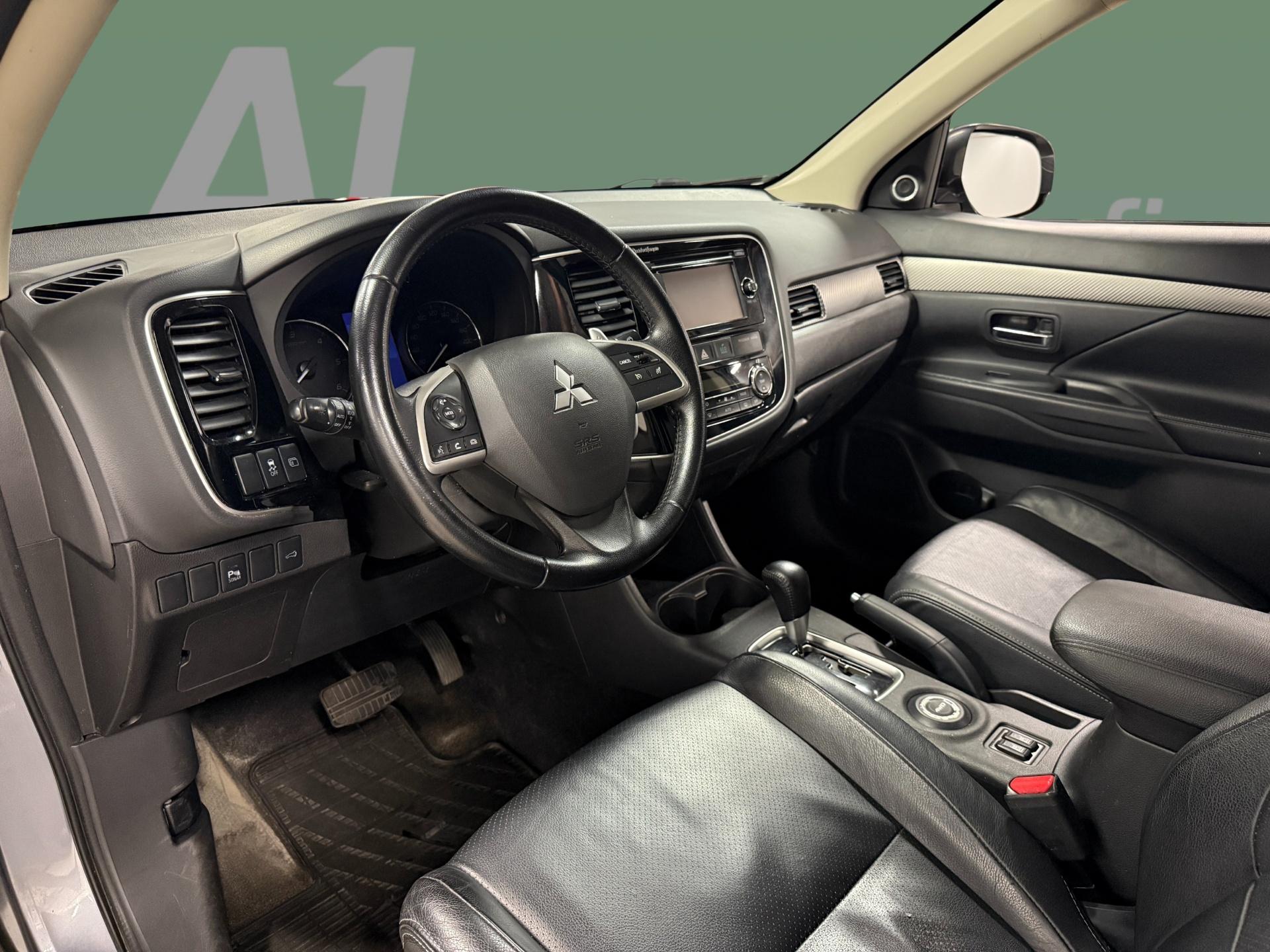 MITSUBISHI Outlander 2012