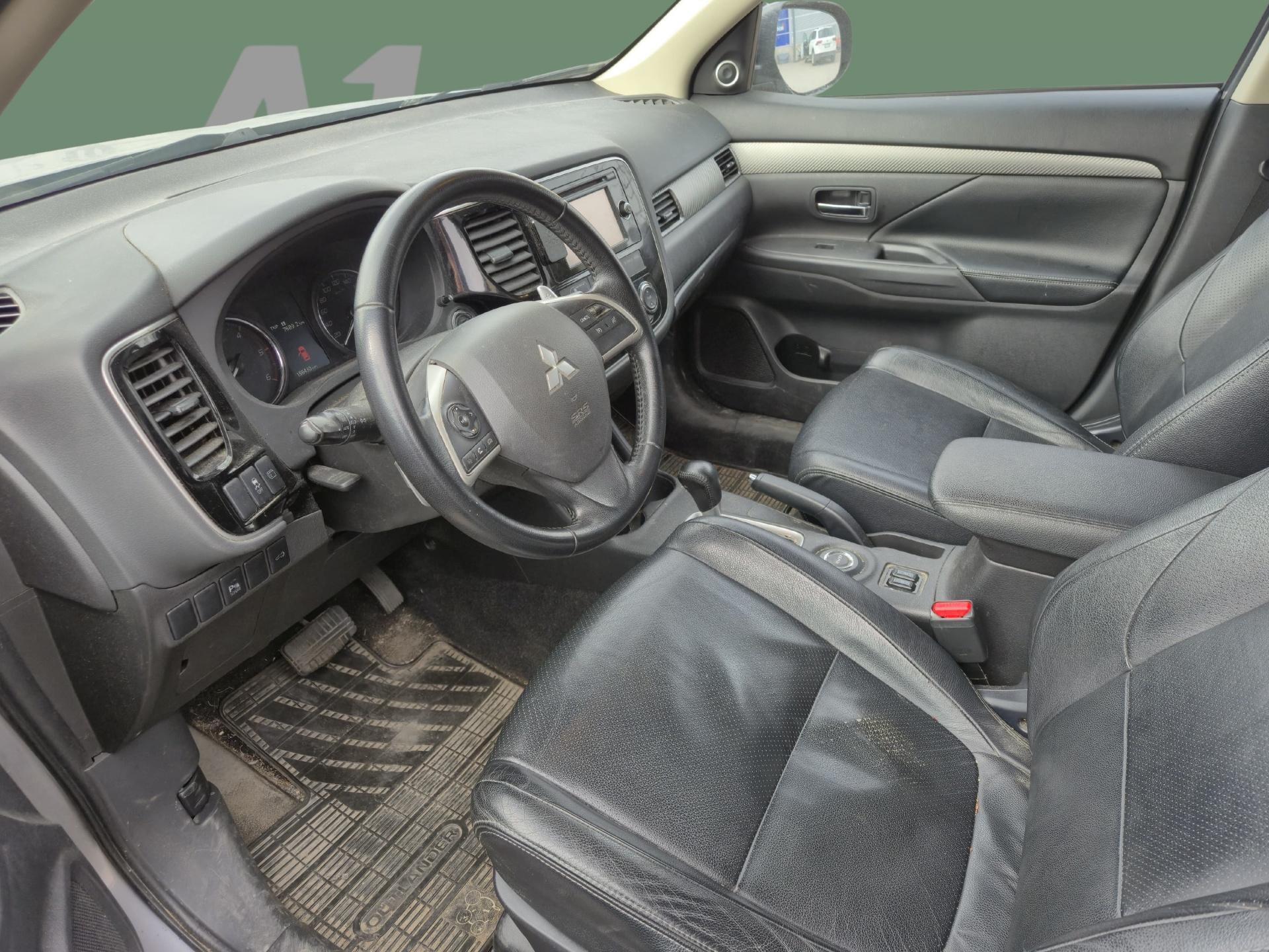 MITSUBISHI Outlander 2012