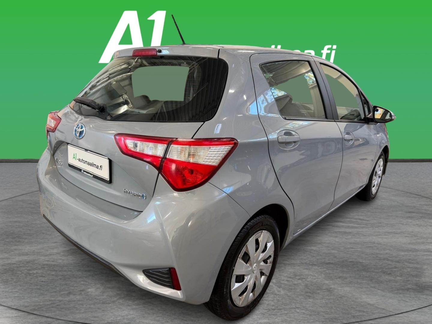 TOYOTA Yaris 2018
