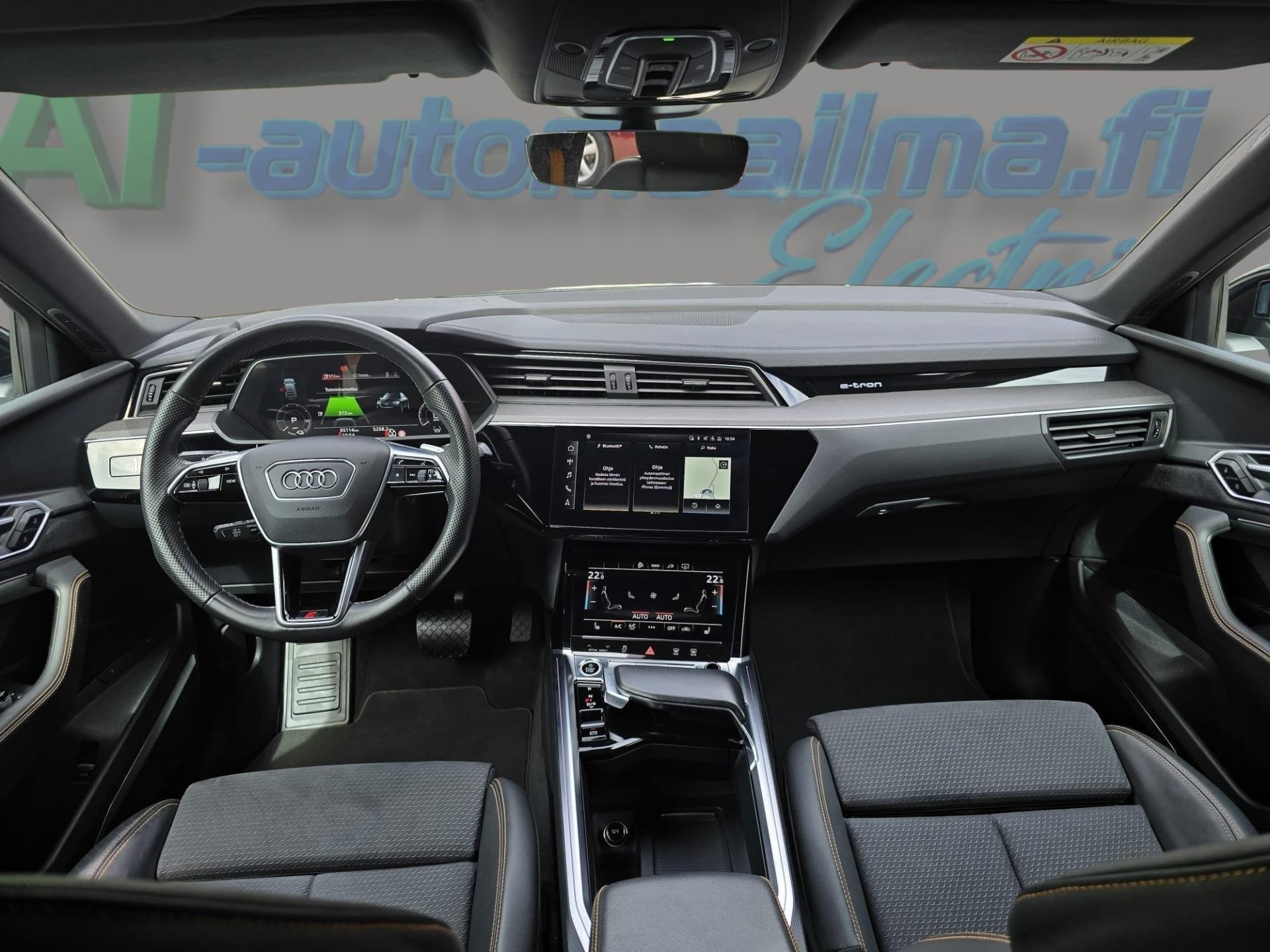 AUDI e-tron 2022