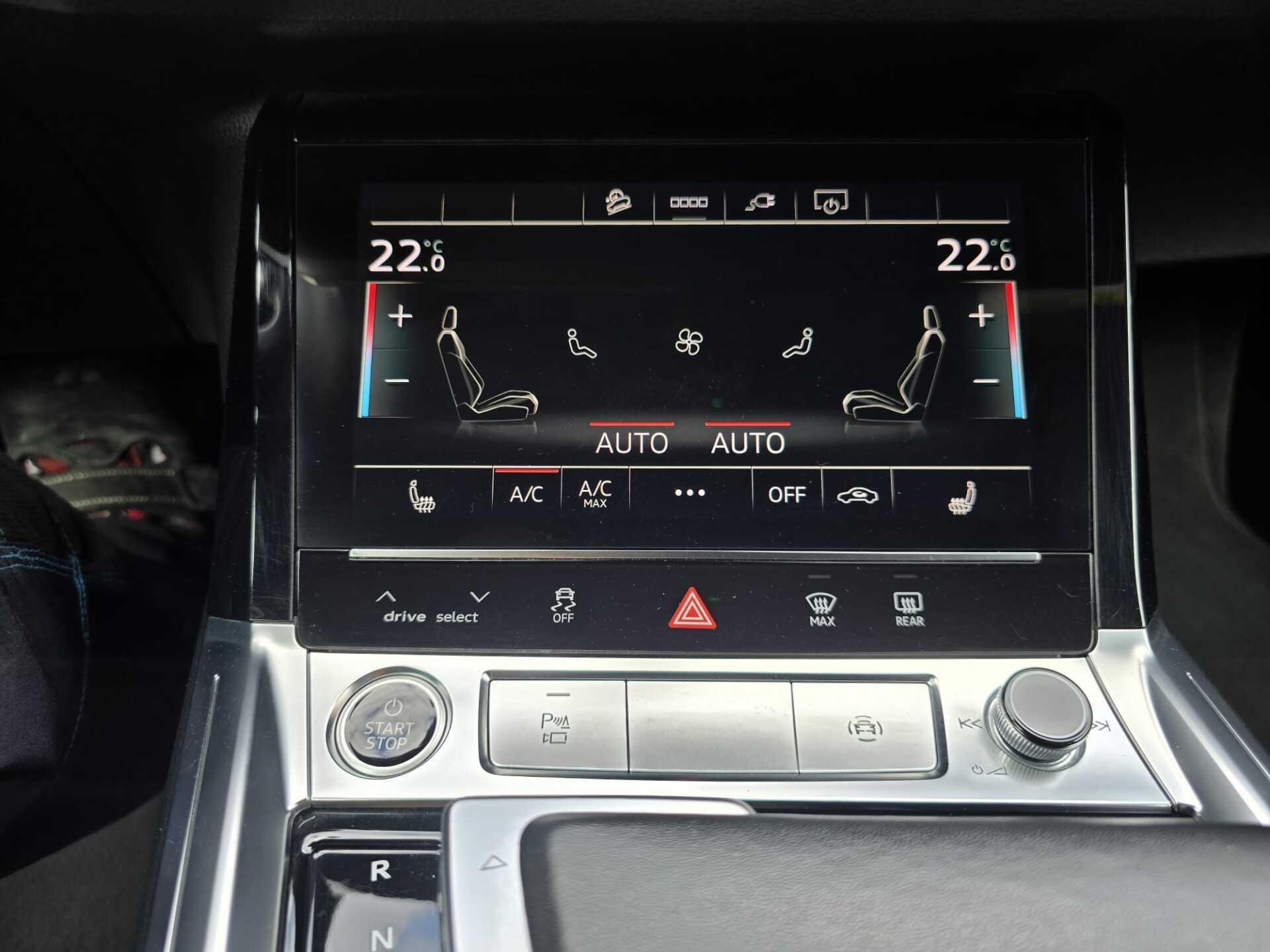 AUDI e-tron 2022