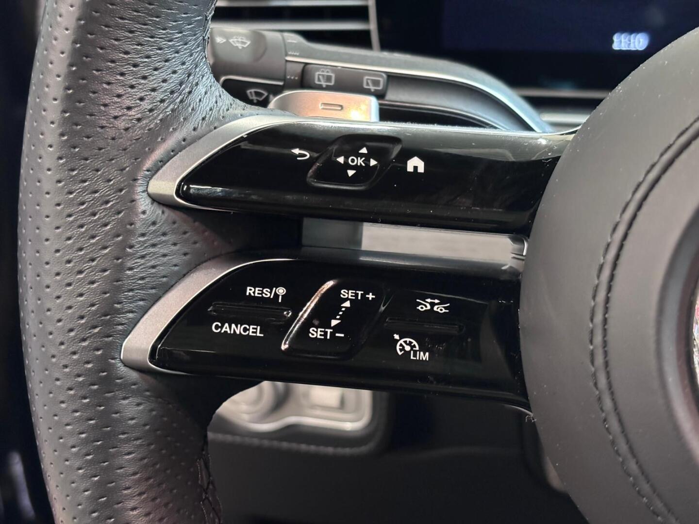 MERCEDES-BENZ GLS 2025