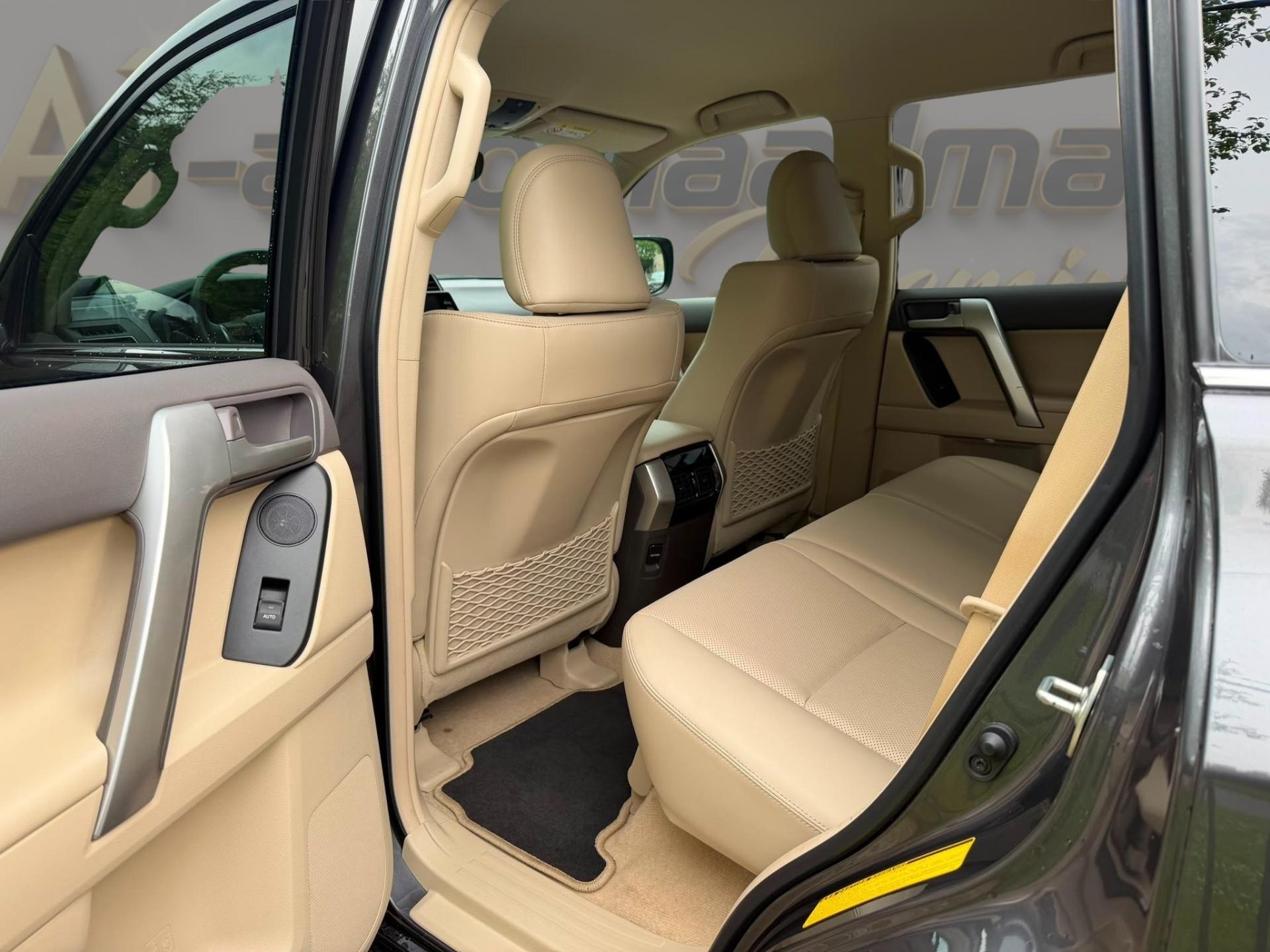 TOYOTA Land Cruiser 2023