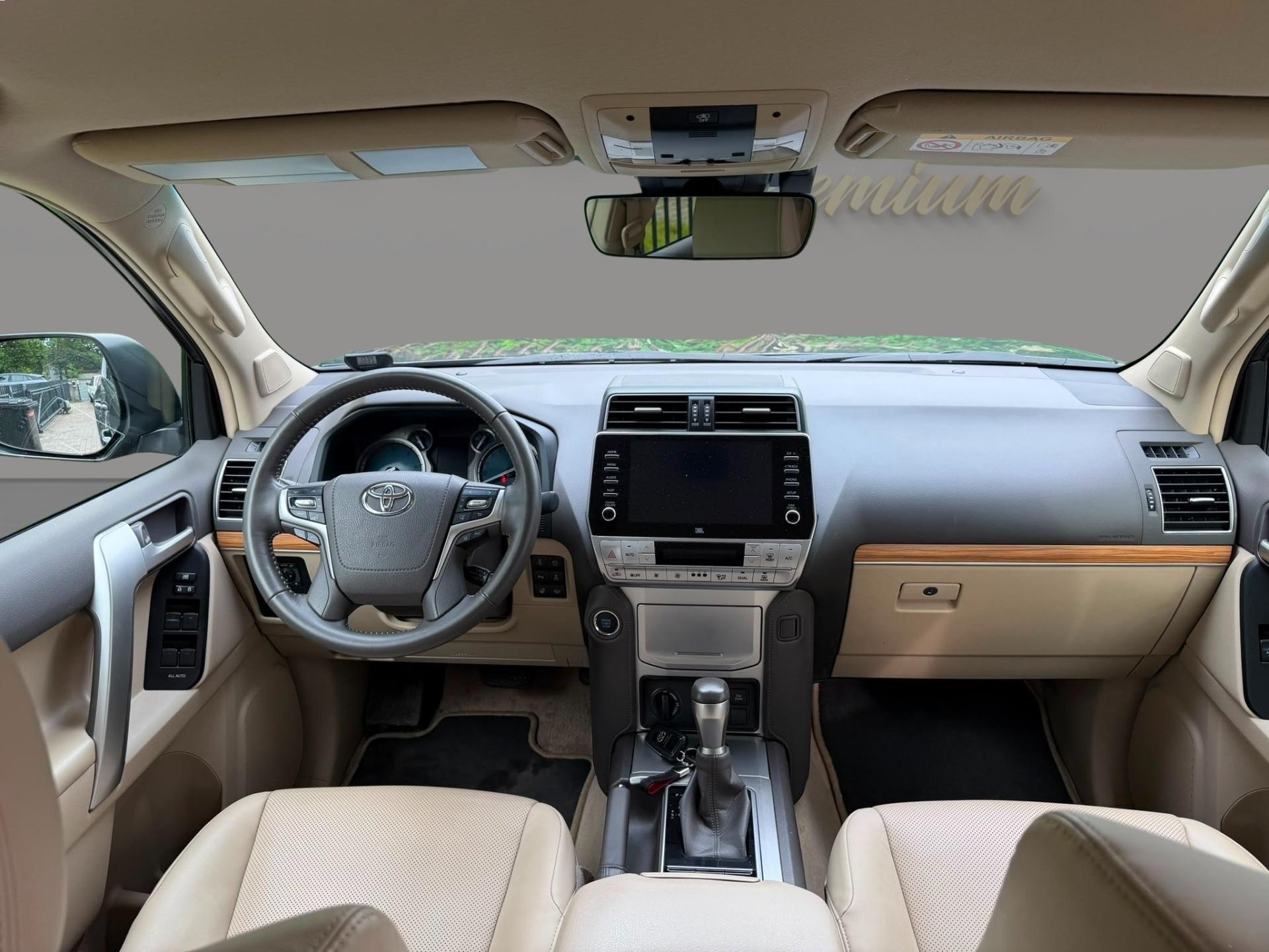 TOYOTA Land Cruiser 2023