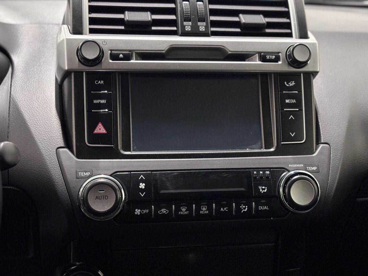 TOYOTA Land Cruiser 2014