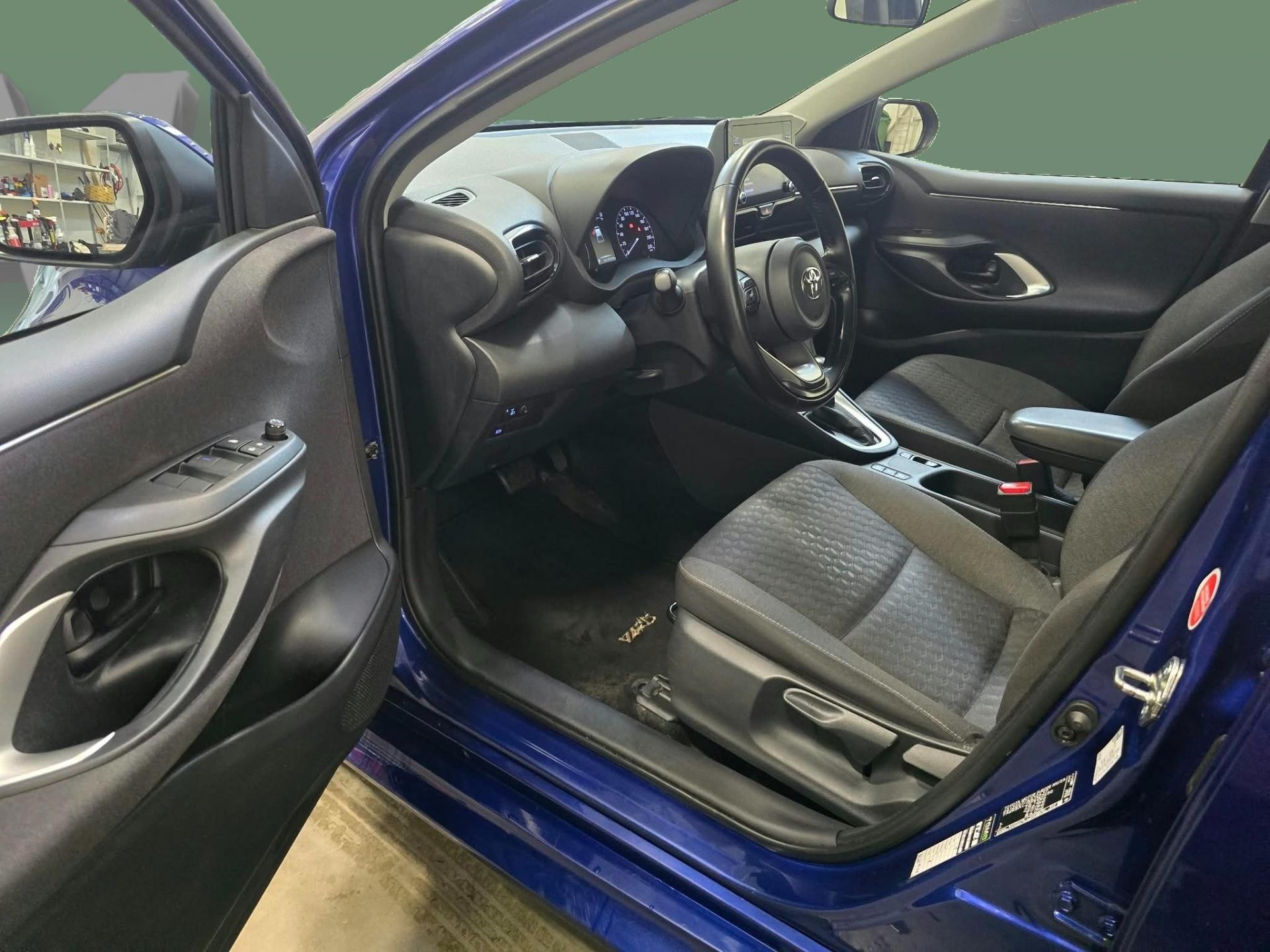 TOYOTA Yaris 2023