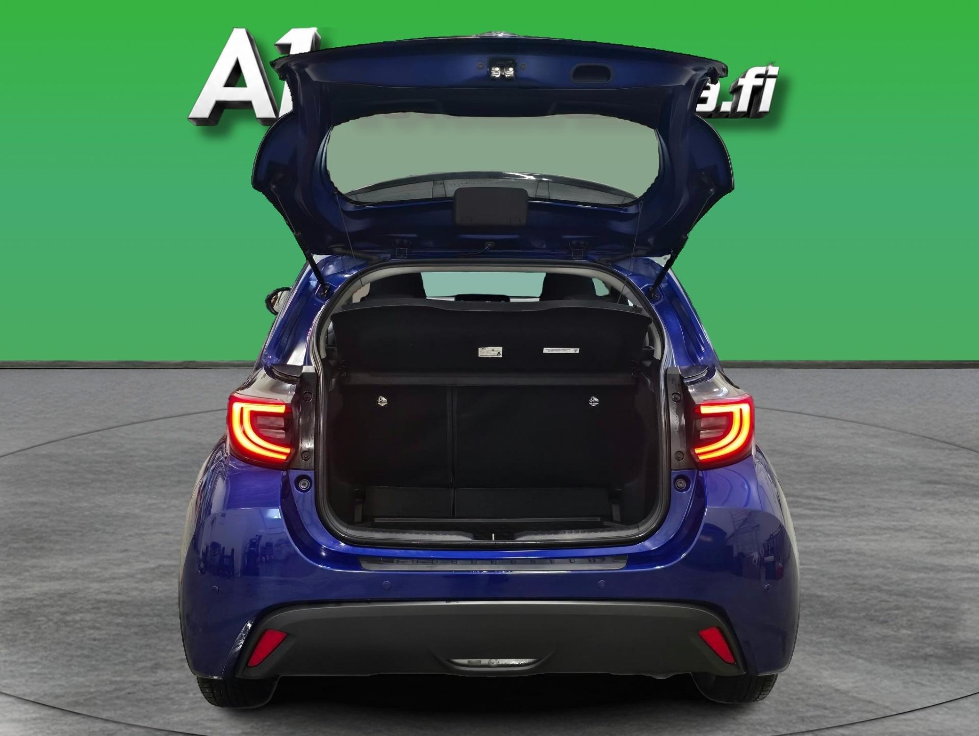 TOYOTA Yaris 2023