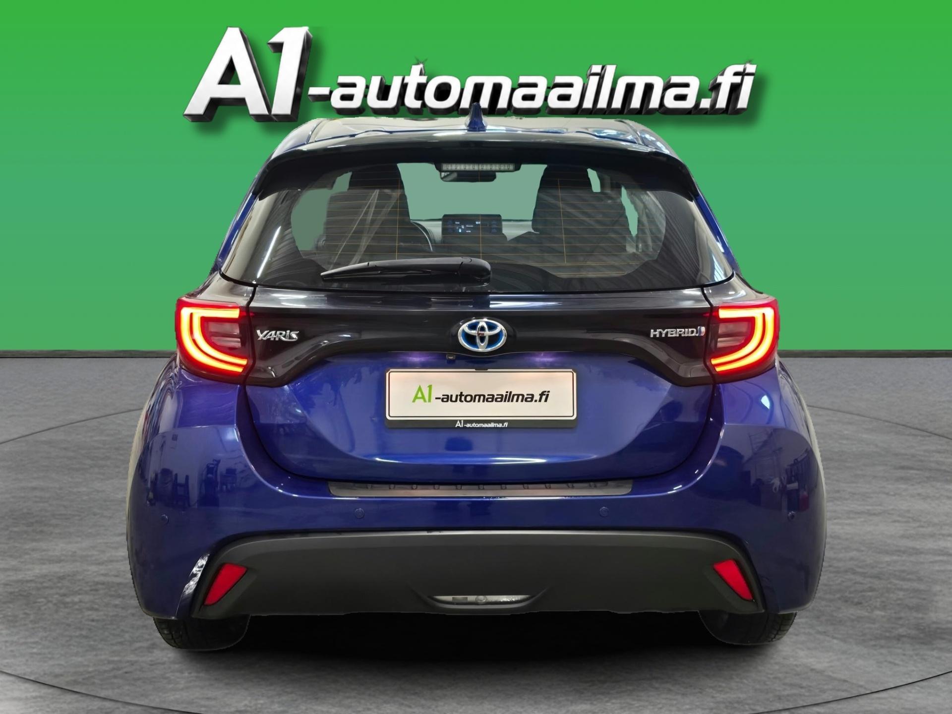 TOYOTA Yaris 2023