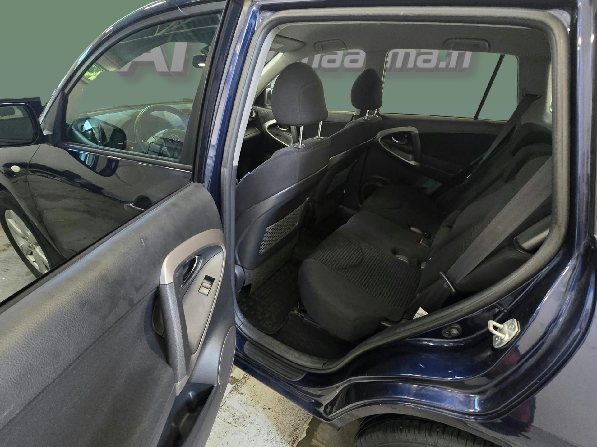 TOYOTA RAV4 10
