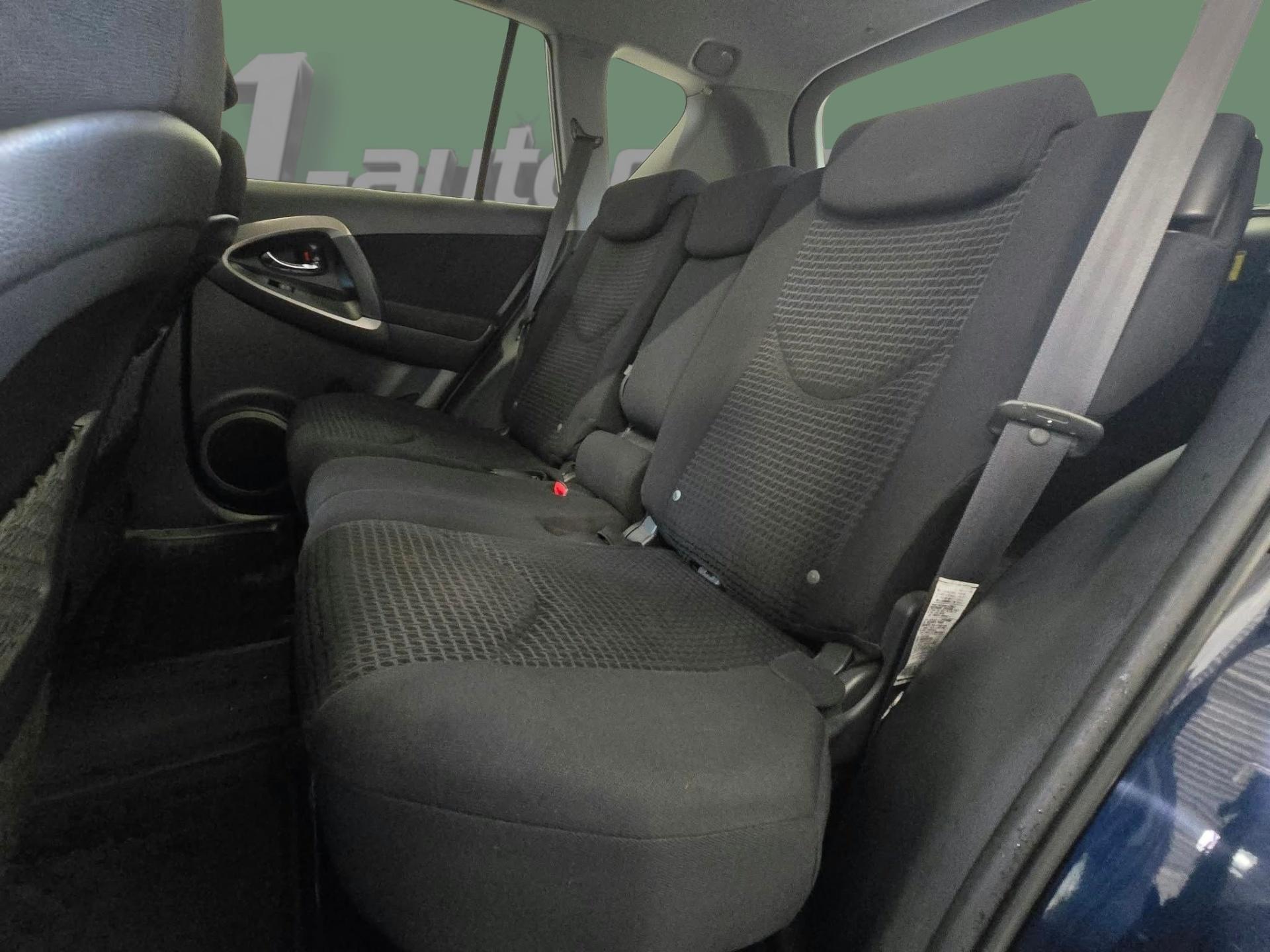 TOYOTA RAV4 11