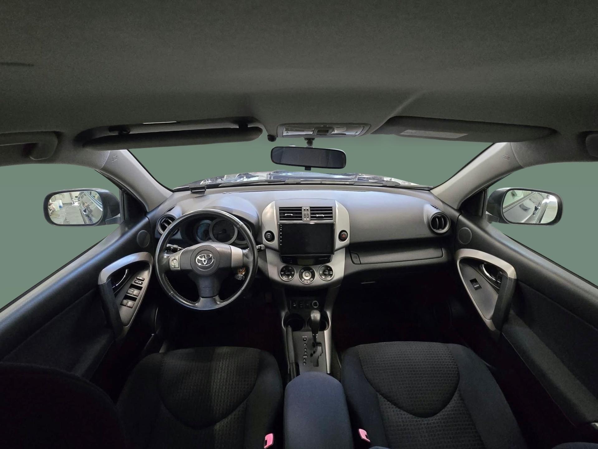 TOYOTA RAV4 12