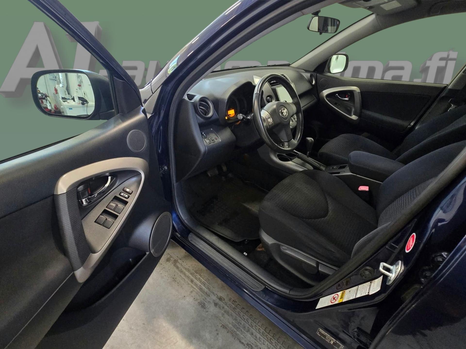 TOYOTA RAV4 9