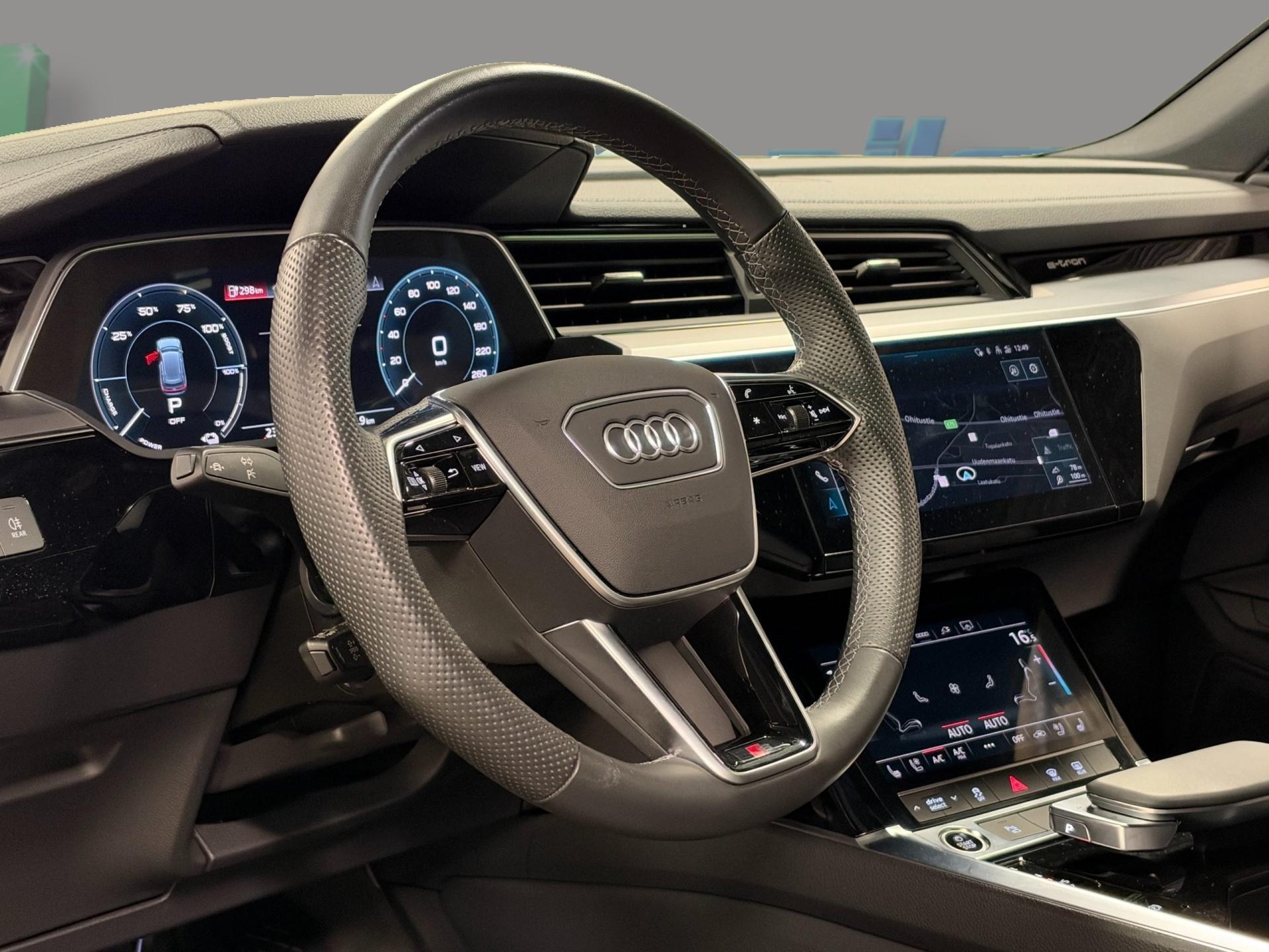 AUDI e-tron 2022