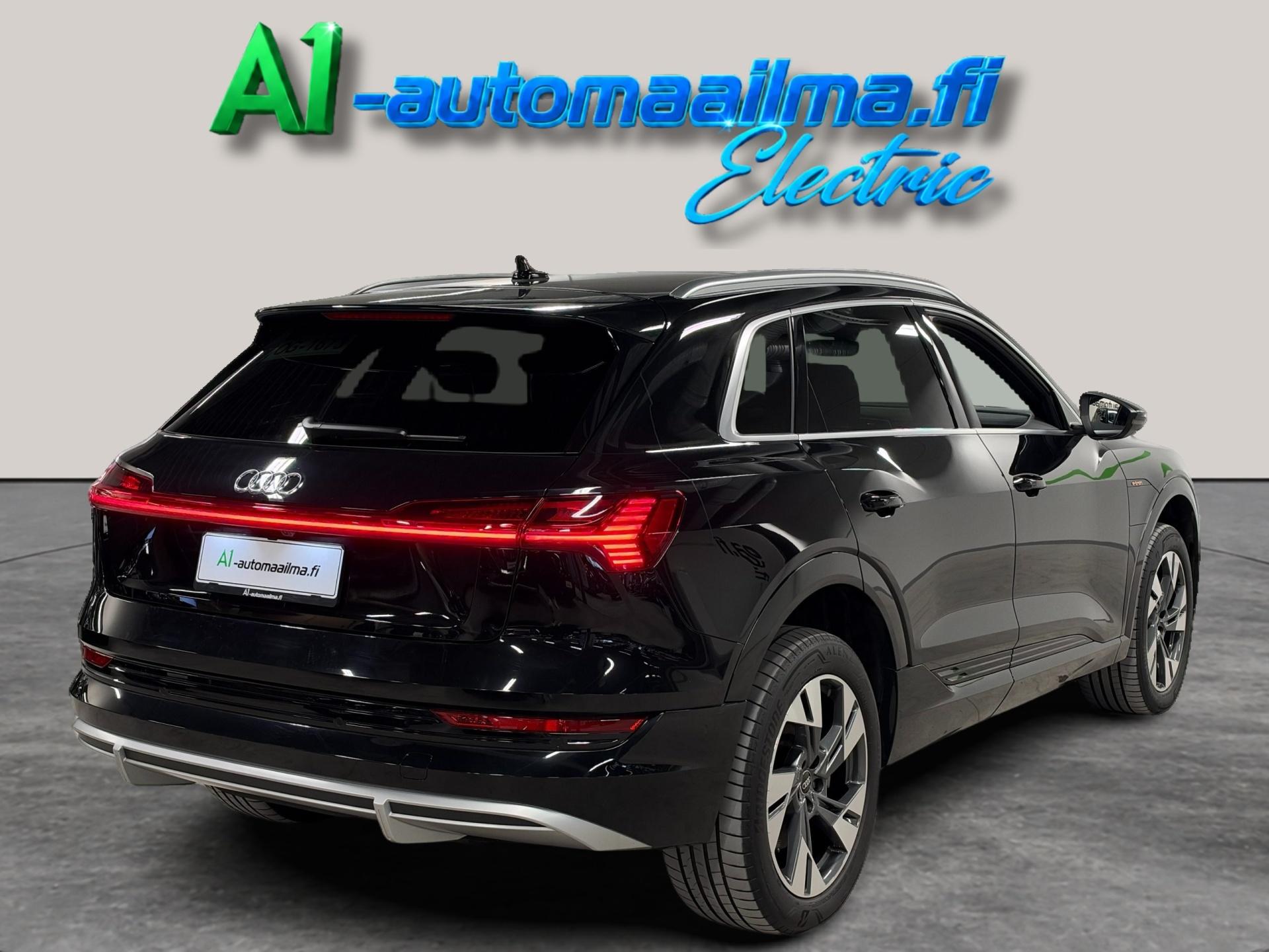 AUDI e-tron 2022