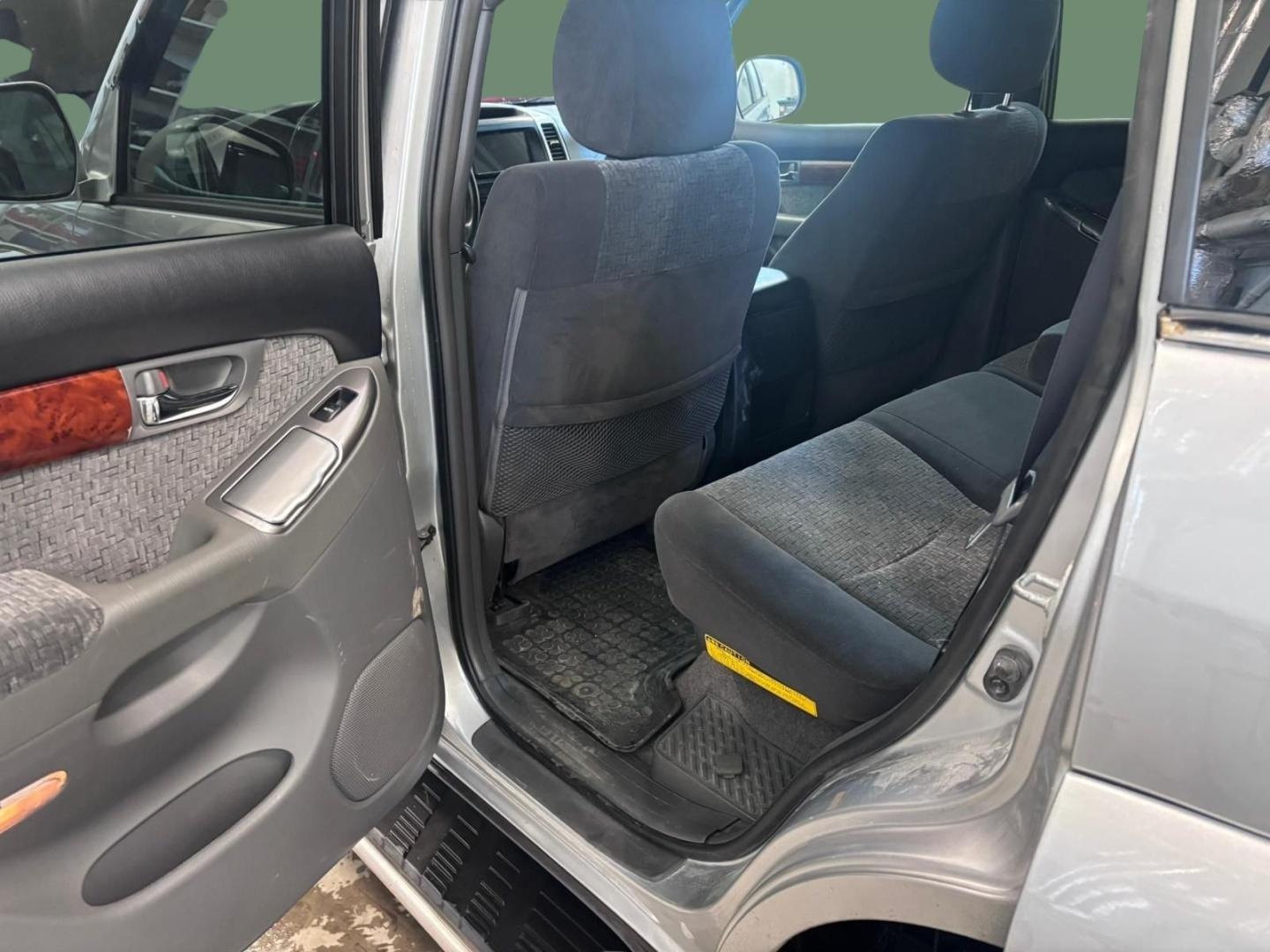 TOYOTA Land Cruiser 2006