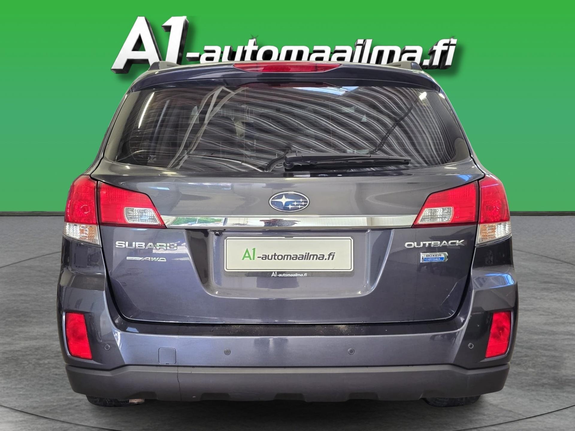 SUBARU Outback 2013