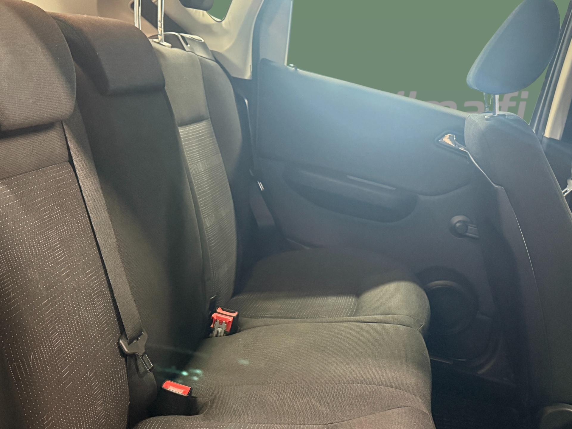 TOYOTA Hilux 2019