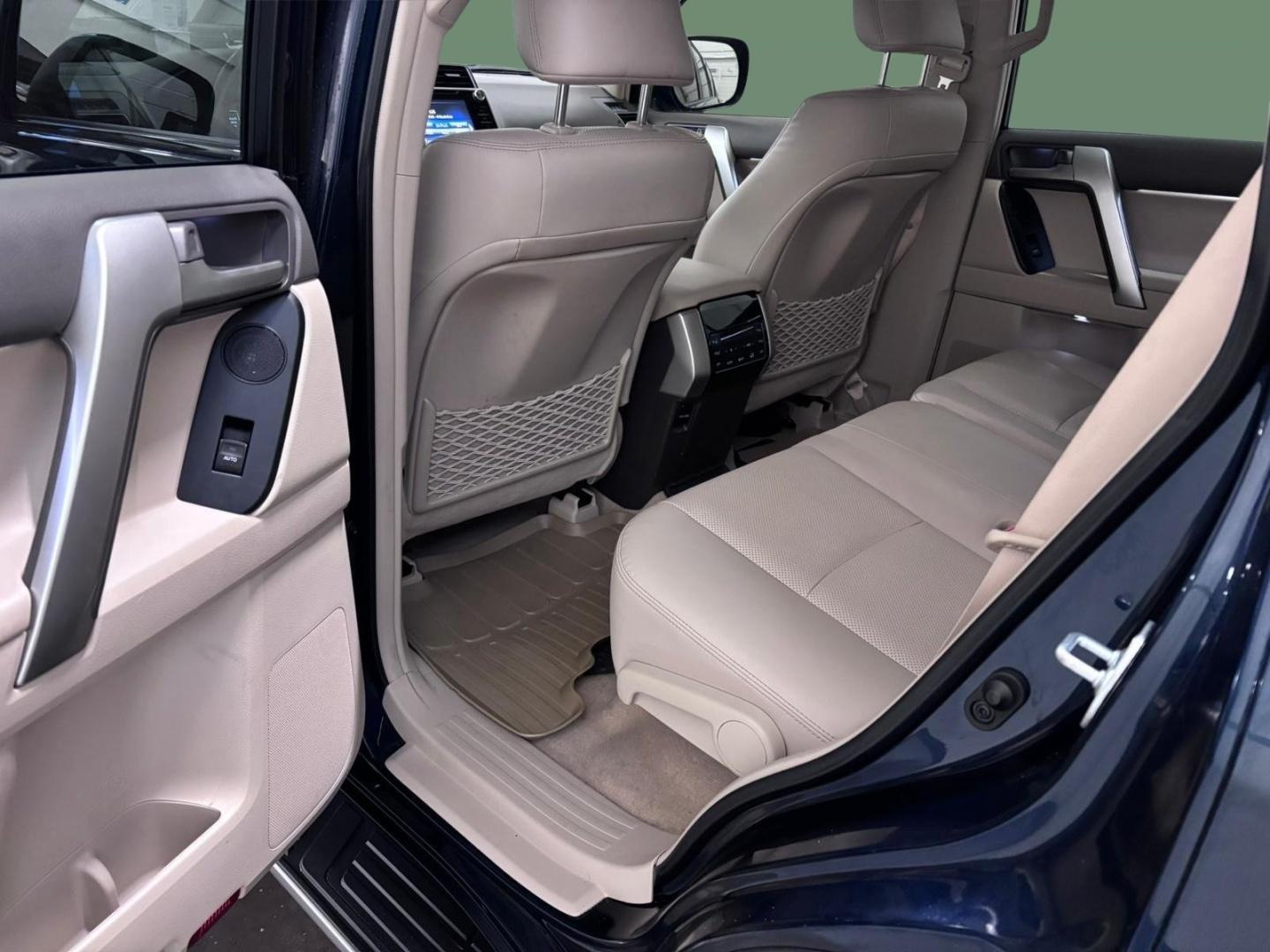 TOYOTA Land Cruiser 2020