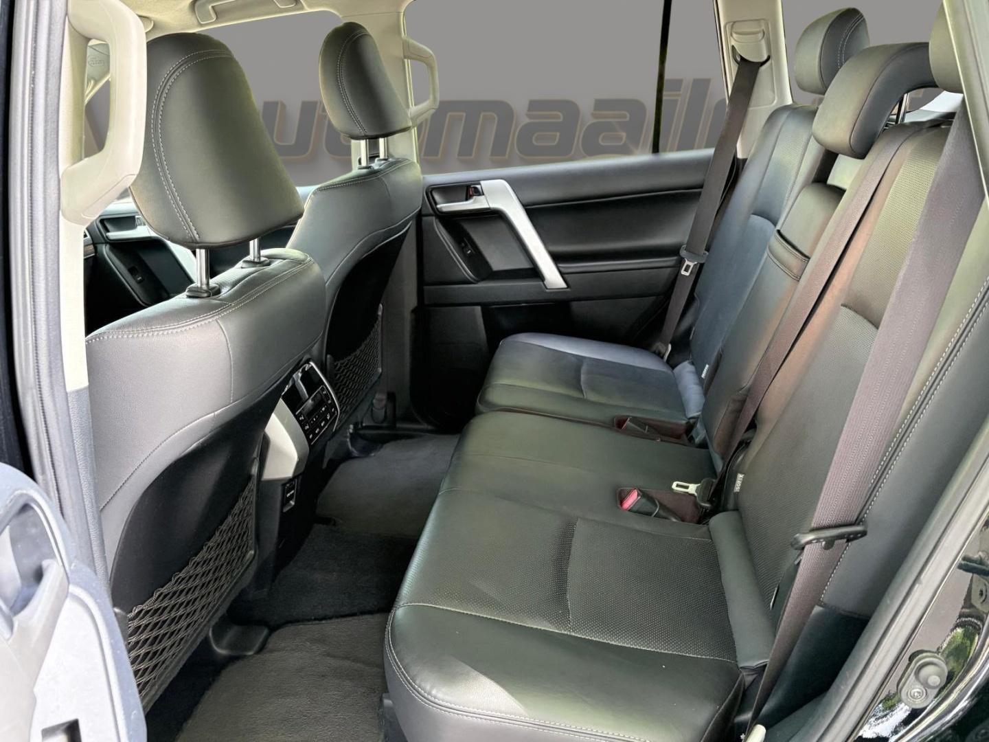 TOYOTA Land Cruiser 2019
