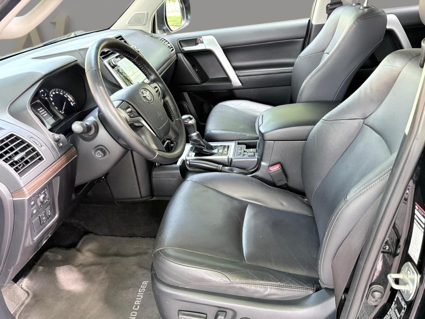 TOYOTA Land Cruiser 2019