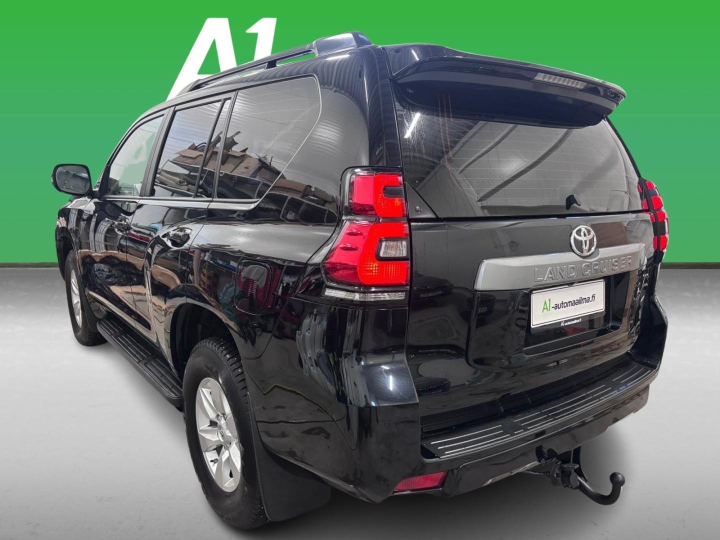 TOYOTA Land Cruiser 2018