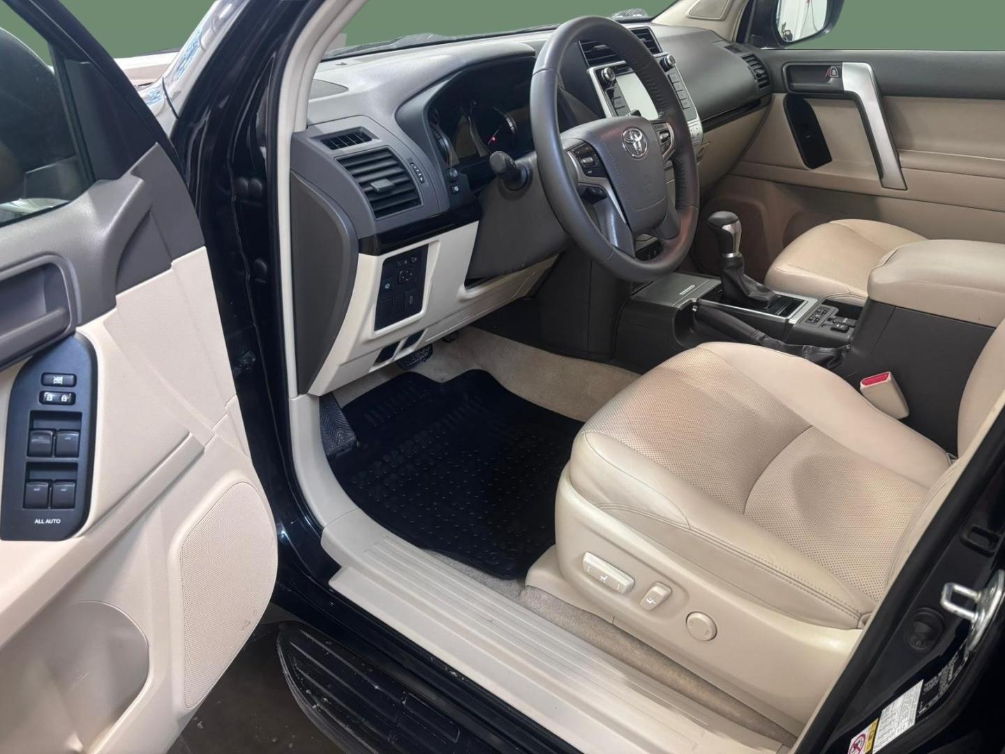 TOYOTA Land Cruiser 2018