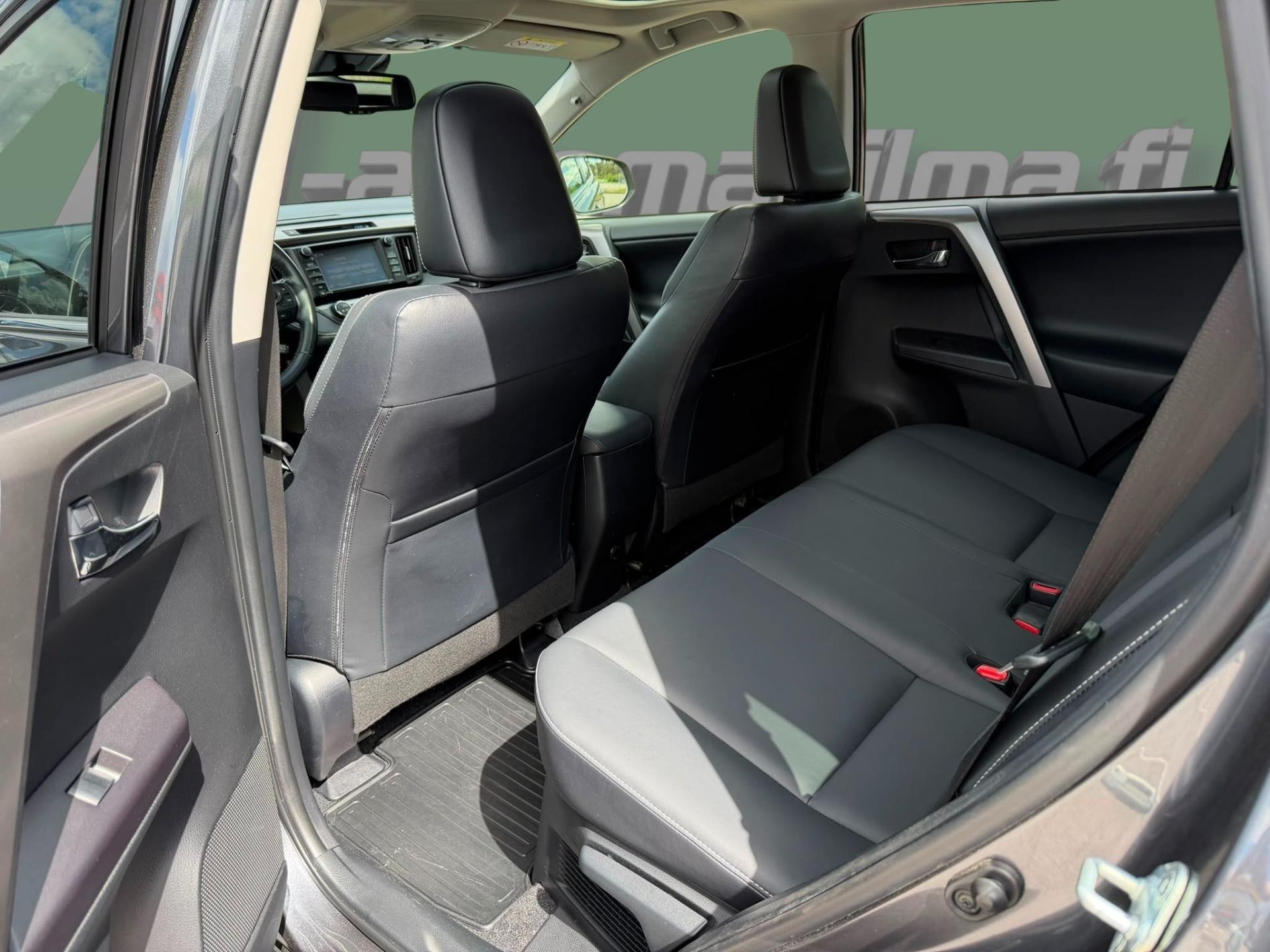 TOYOTA RAV4 2017