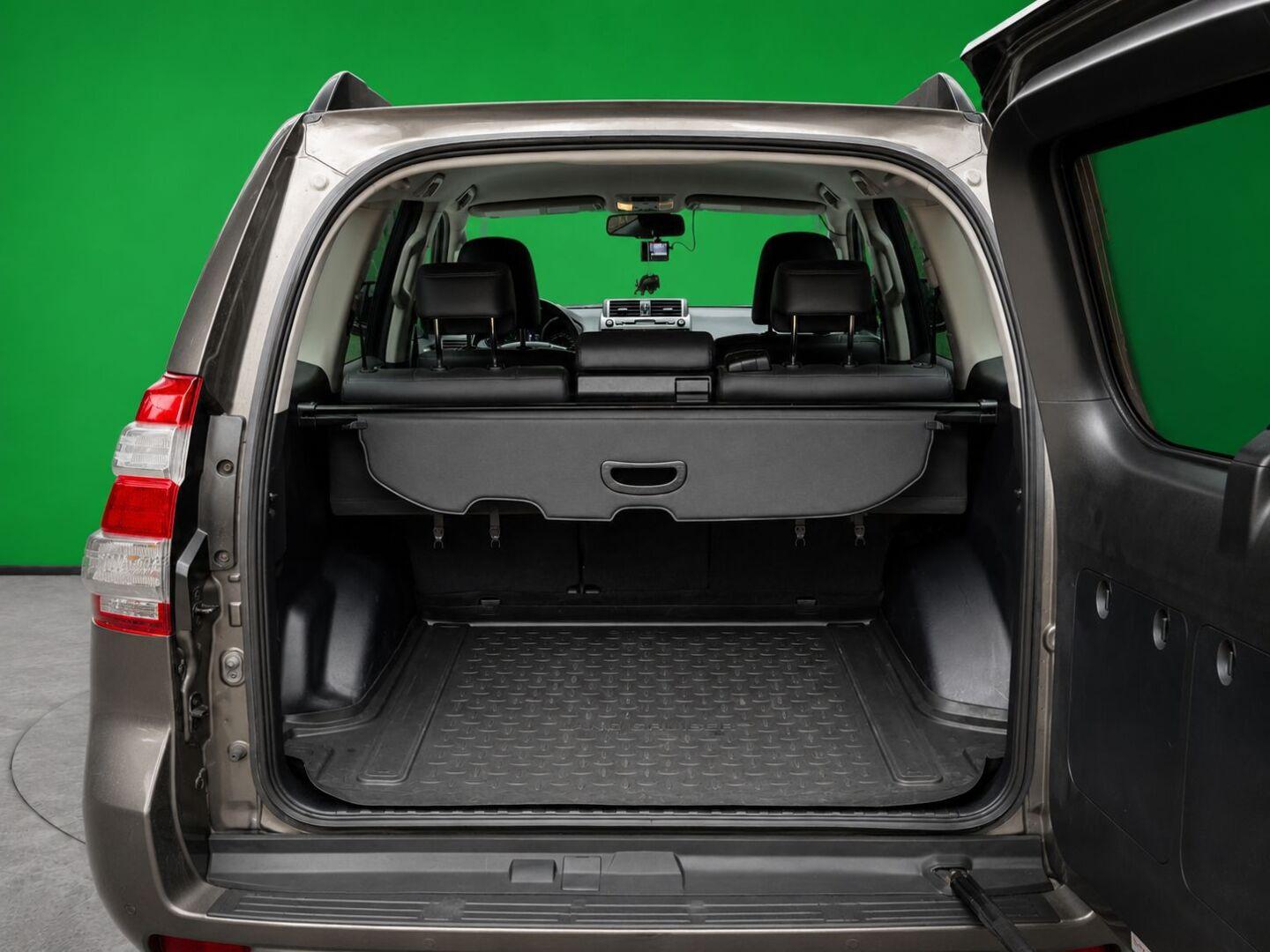 TOYOTA Land Cruiser 2016