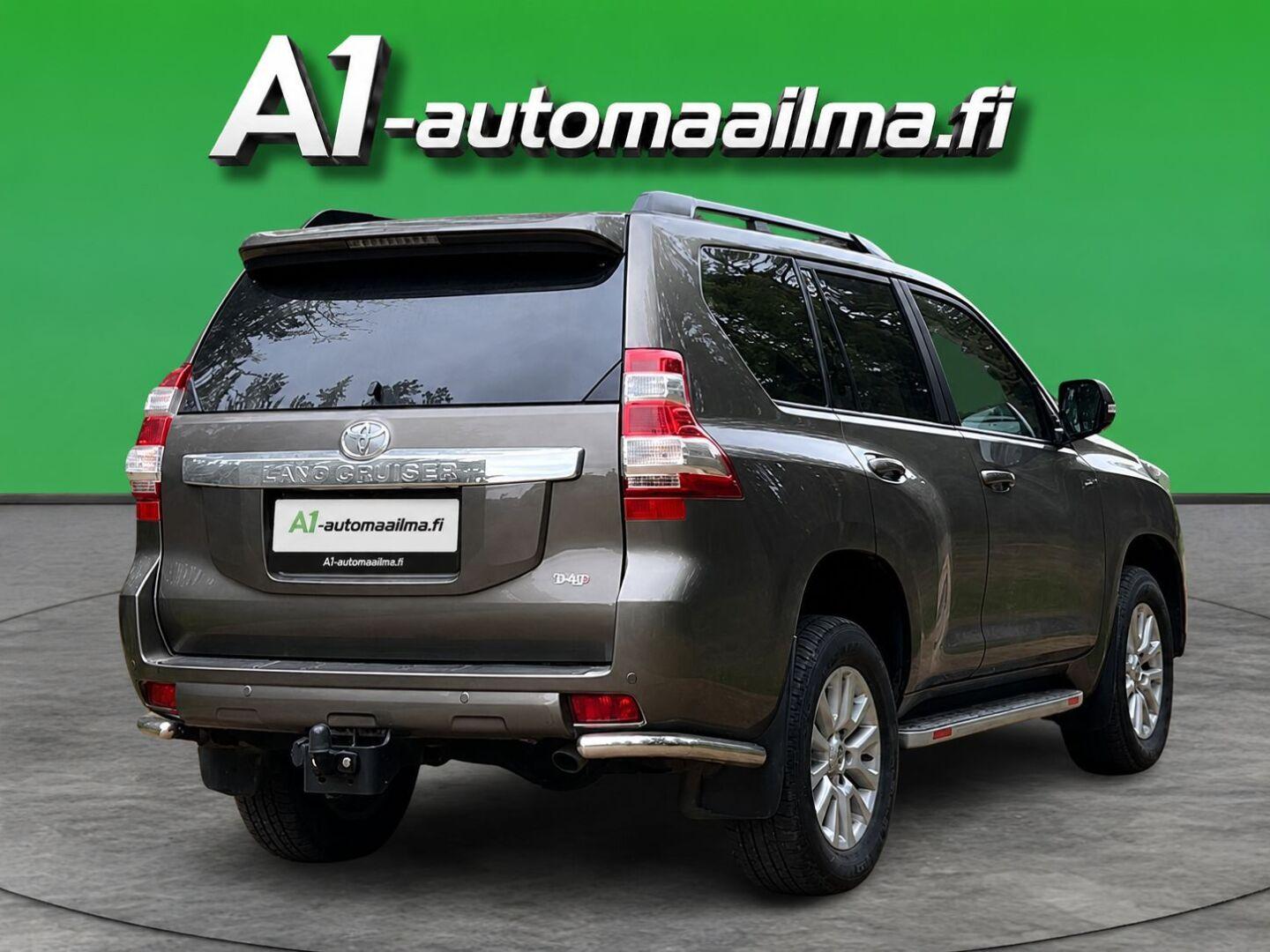 TOYOTA Land Cruiser 2016