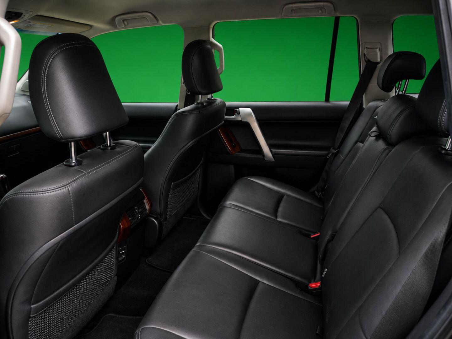 TOYOTA Land Cruiser 2016