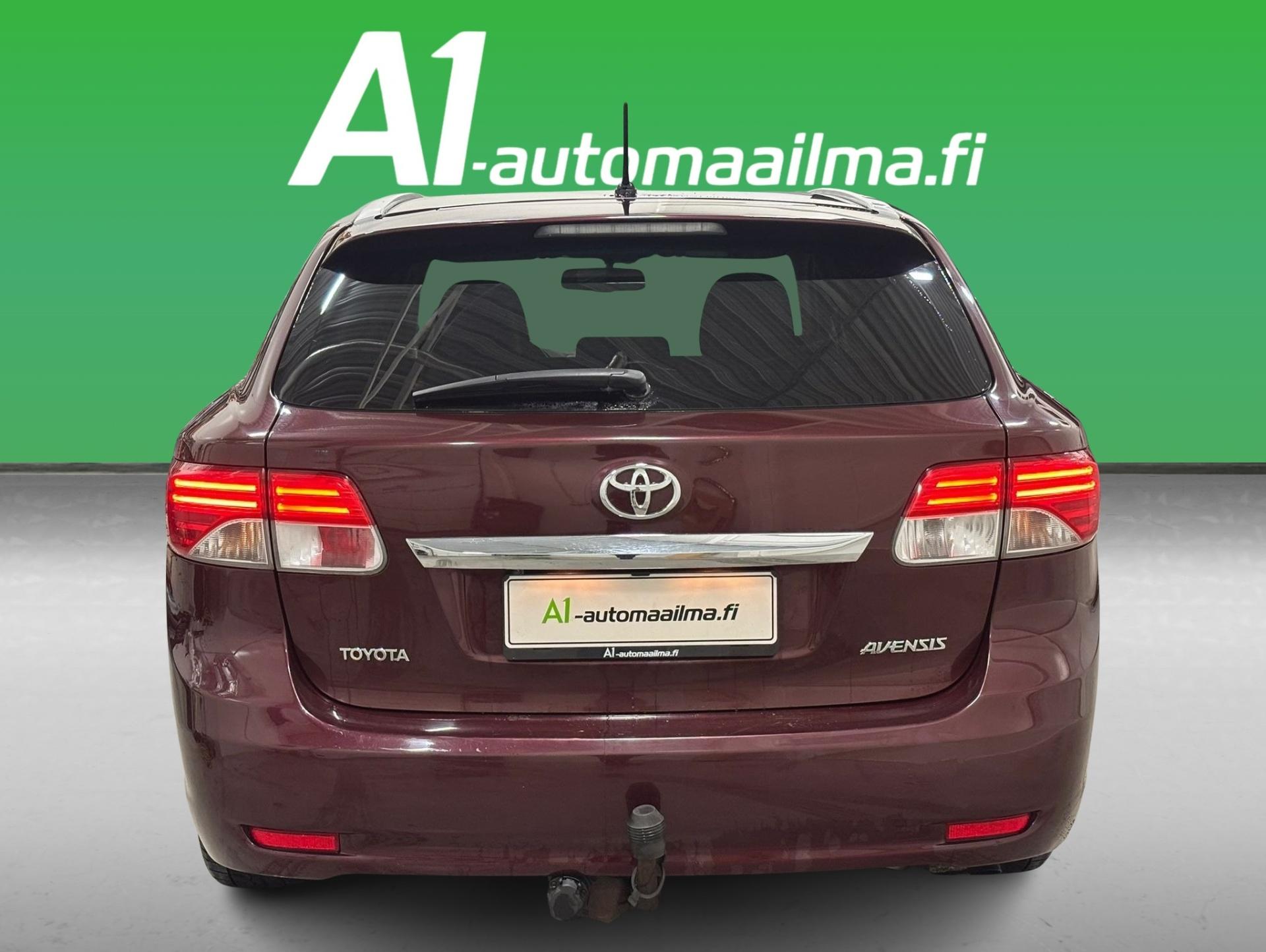 TOYOTA Avensis 2014