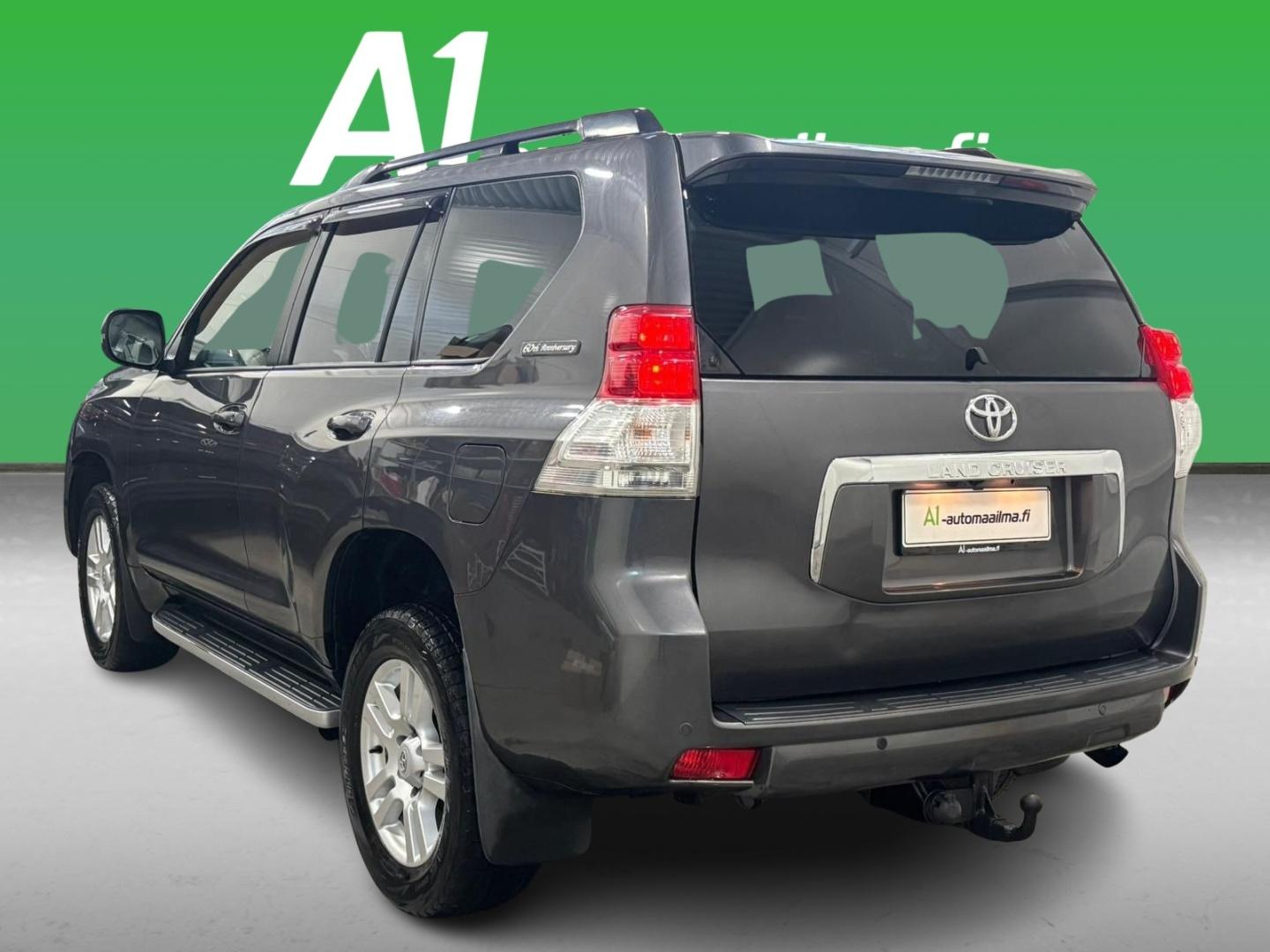 TOYOTA Land Cruiser 2011