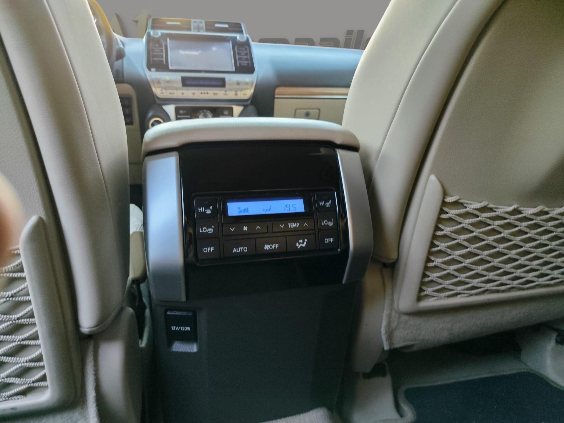 TOYOTA Land Cruiser 2018
