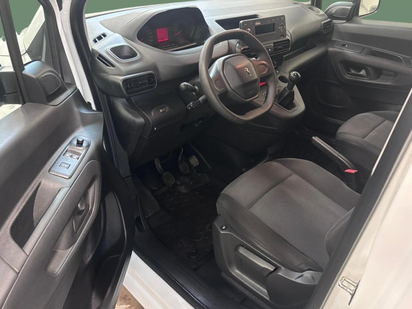 PEUGEOT Partner 2021