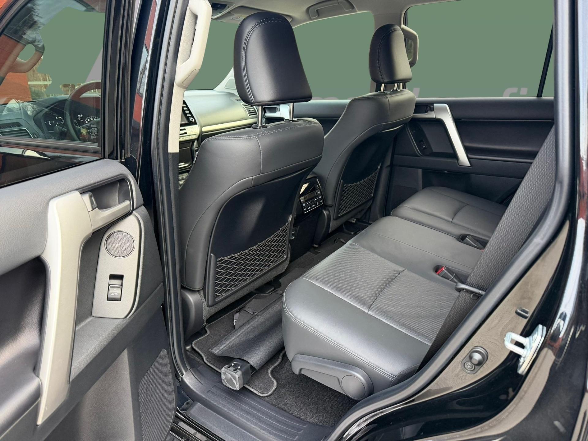 TOYOTA Land Cruiser 2021