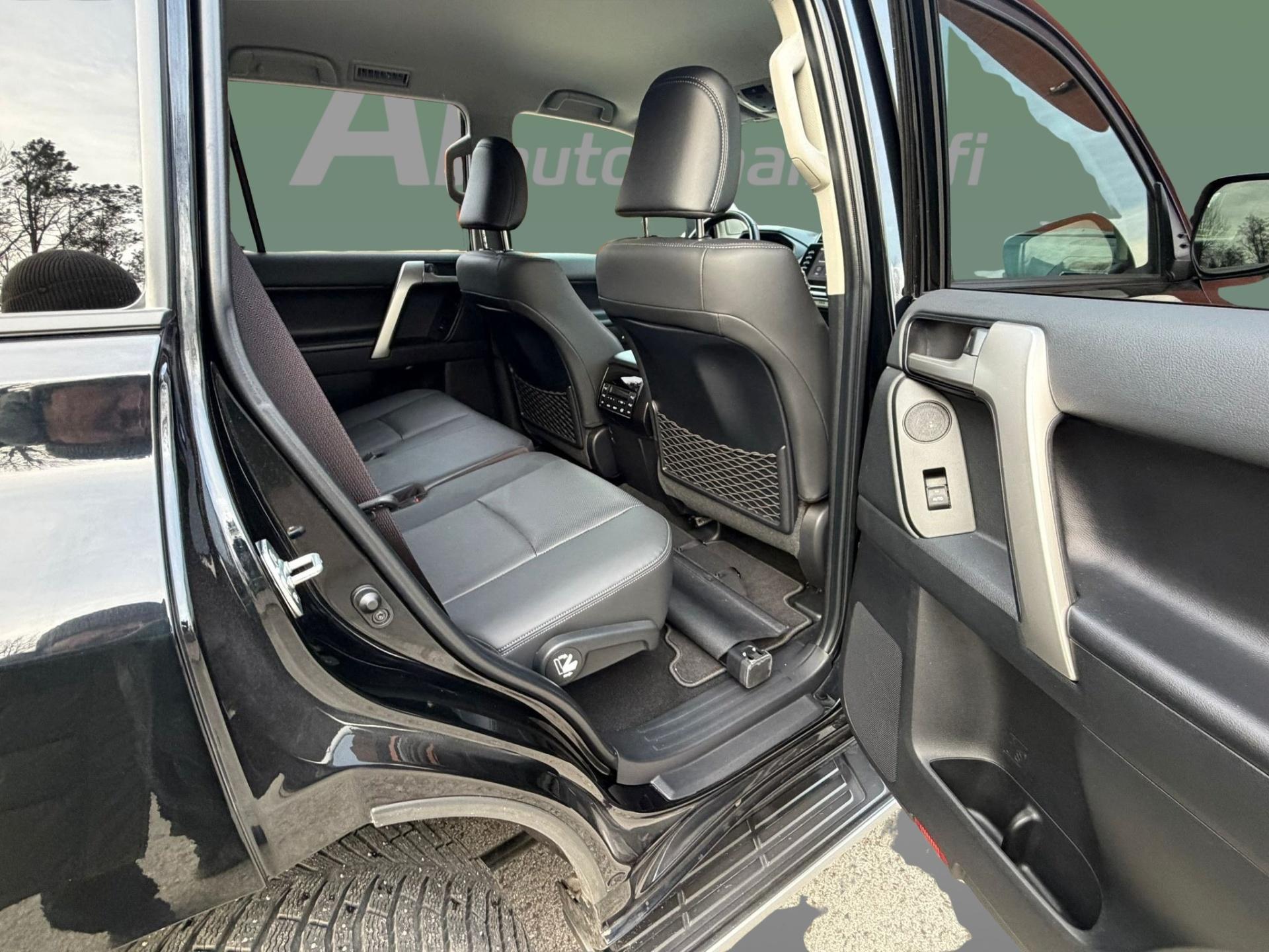 TOYOTA Land Cruiser 2021