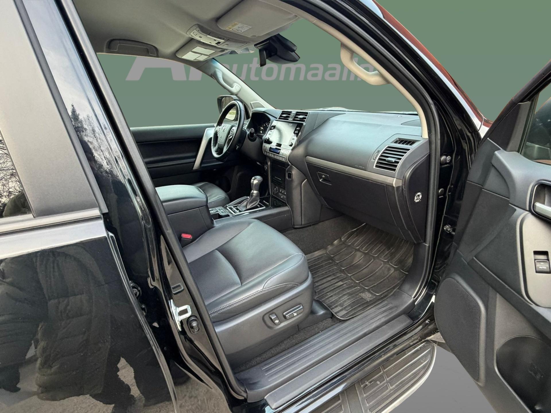 TOYOTA Land Cruiser 2021