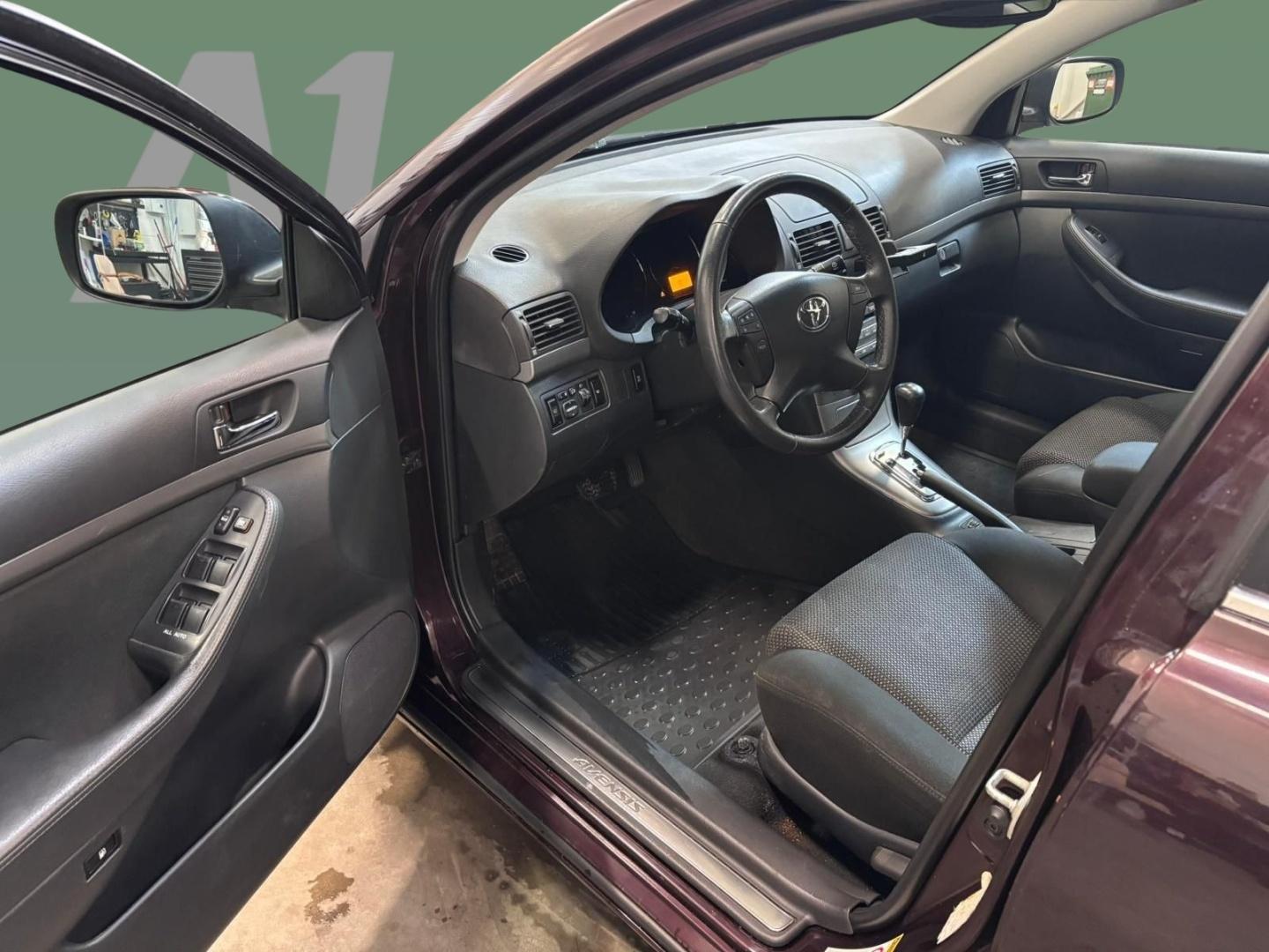 TOYOTA Avensis 2006