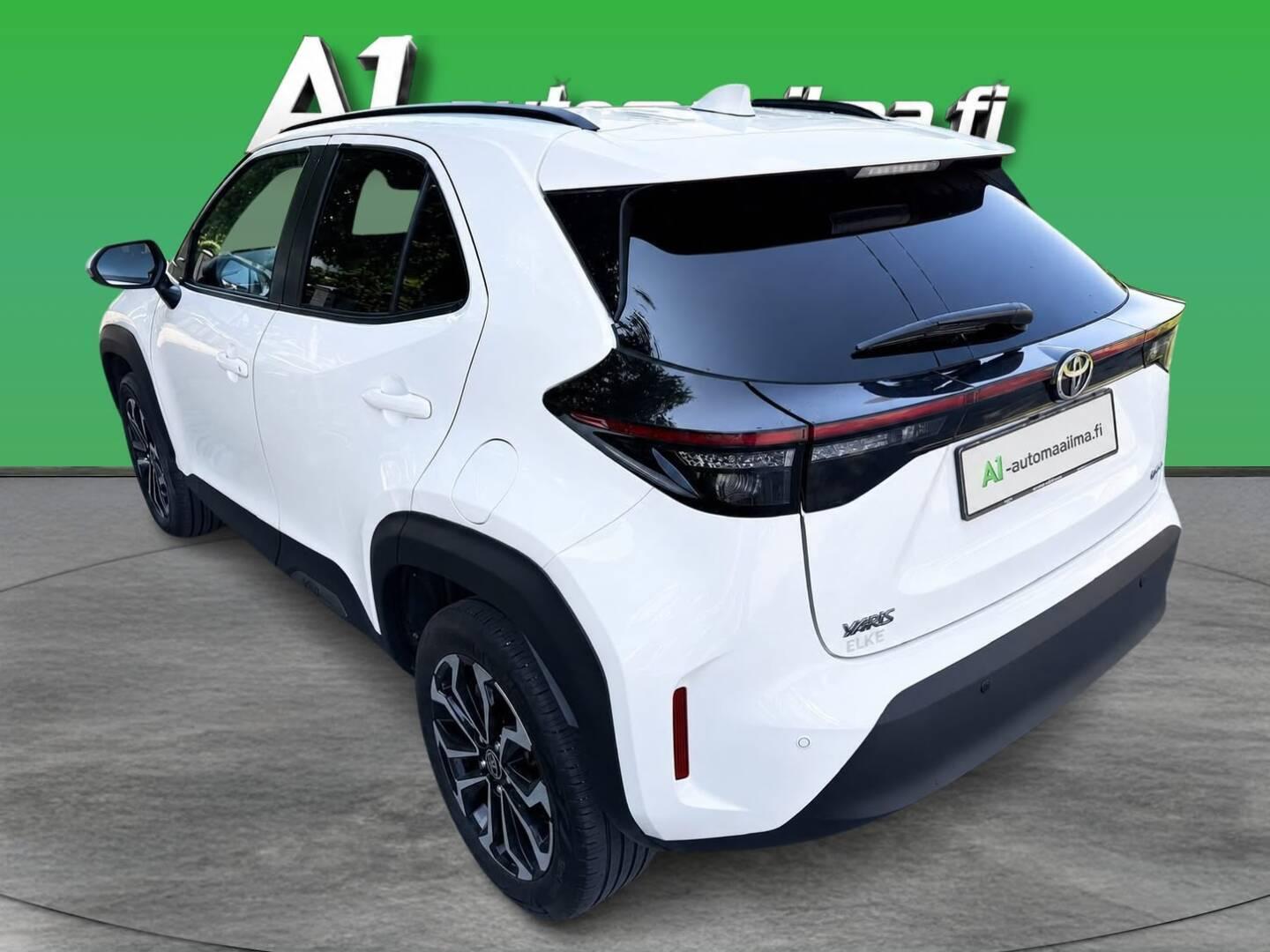 TOYOTA Yaris Cross 2024