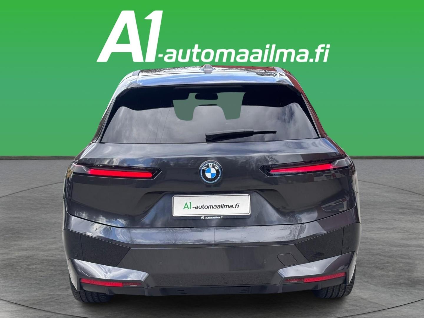 BMW iX 2023